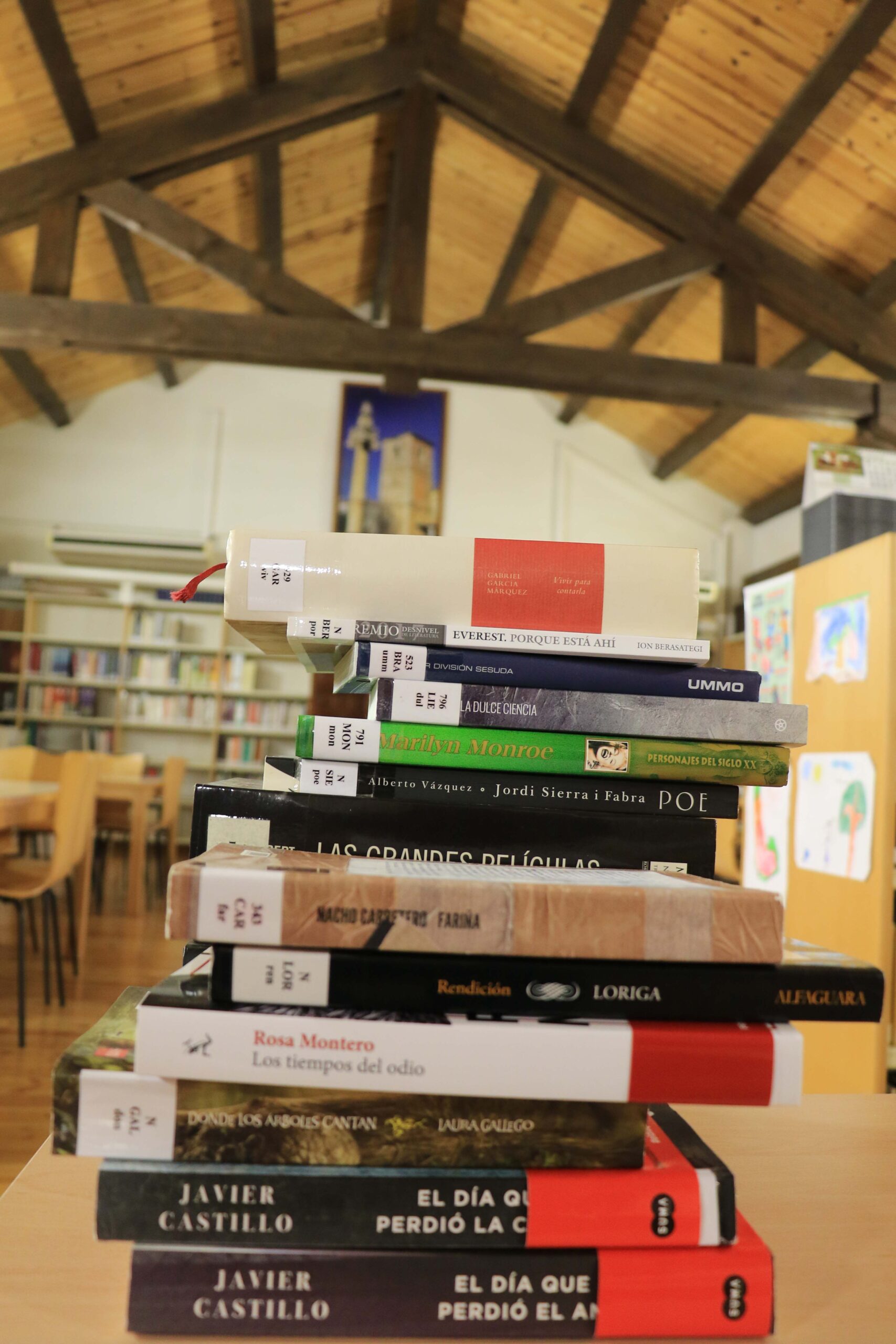La Biblioteca de Fuentenovilla consulta a sus socios para la adquisición de nuevos fondos