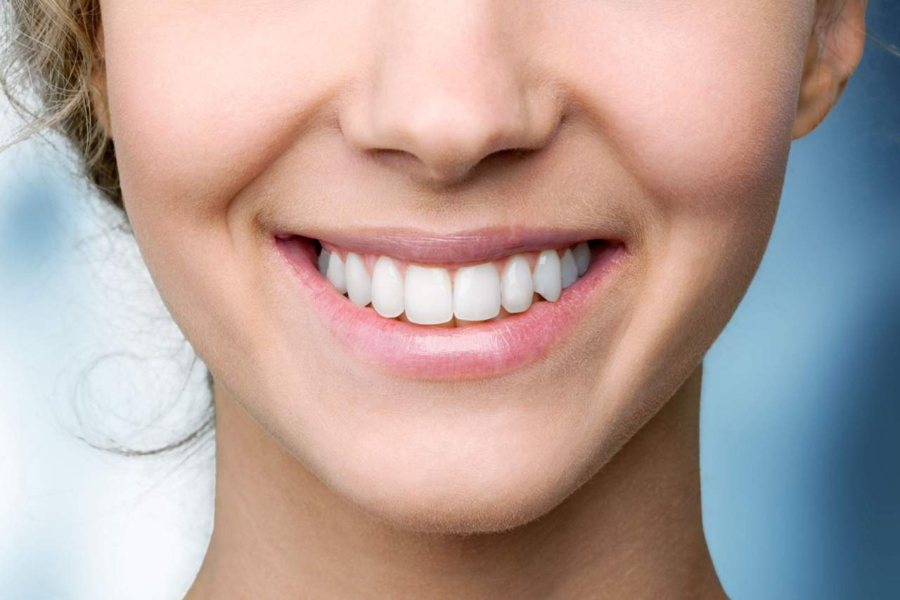 Curso de blanqueamiento dental ofrecido por Helident Training Center