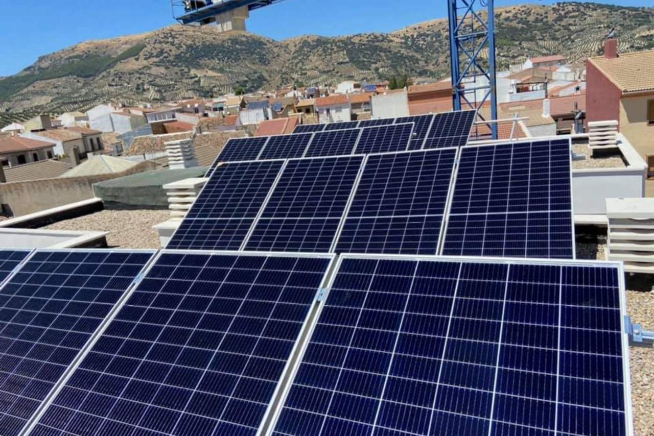 La energía solar para el autoconsumo en empresas ofrecida por Agrupaciones & Soluciones Solares
