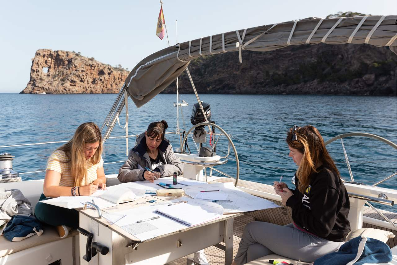 Alamar Sailing expone el porqué de la iniciativa para mujeres navegar a vela