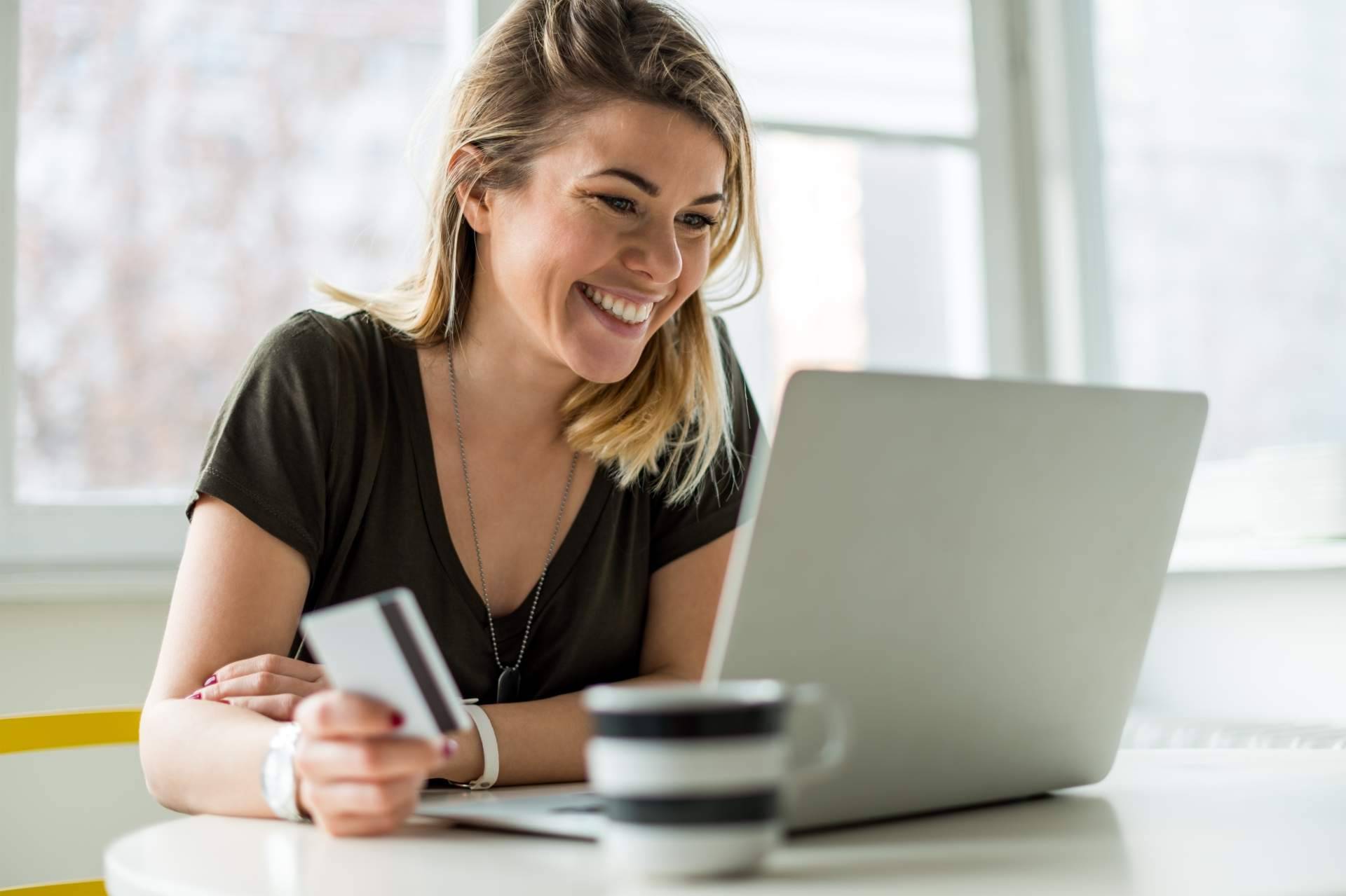 El e-commerce que ofrece fundas para móviles baratas: Atykus