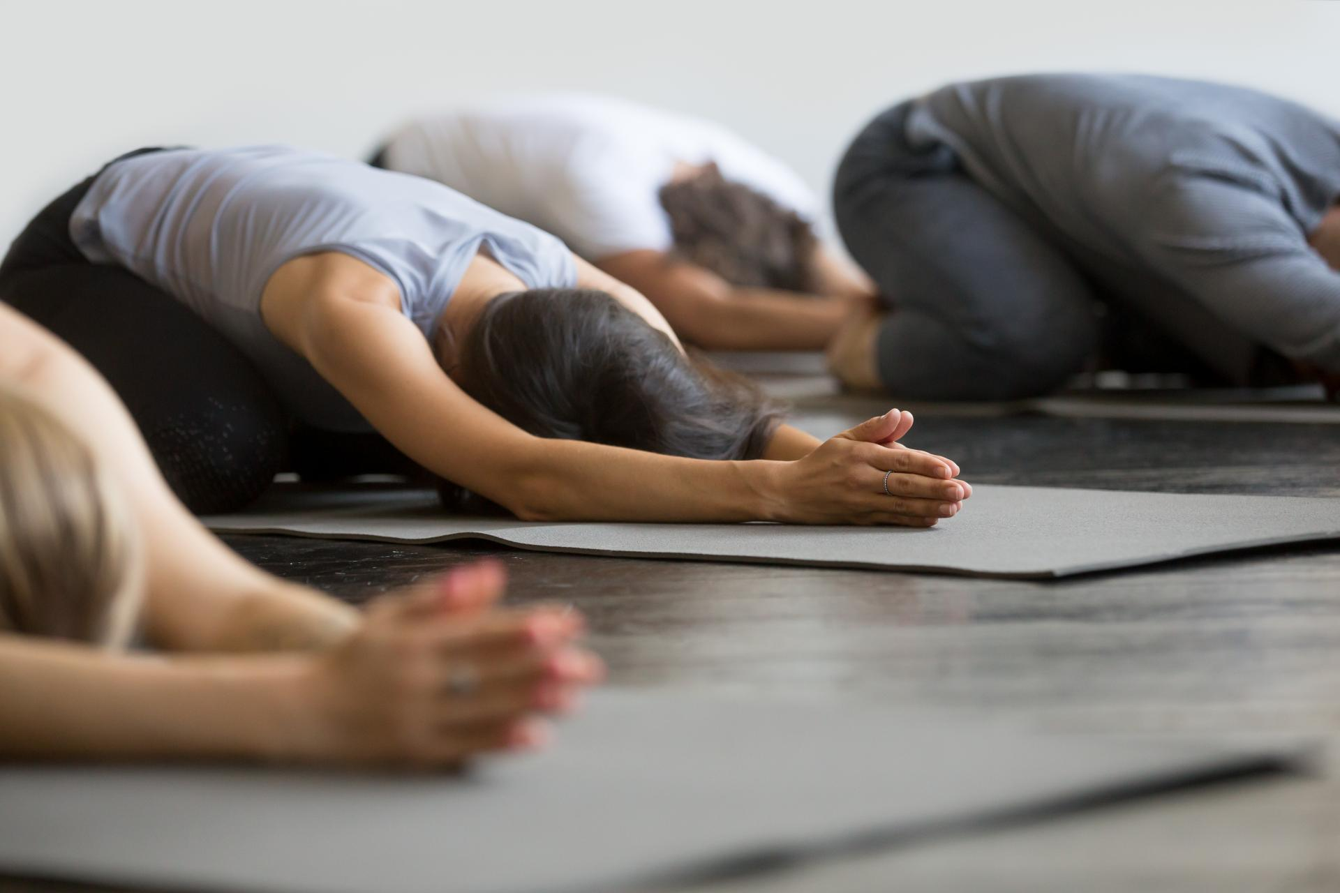 Practicar yoga online en la Escuela de Yoga Nazaret Hermida