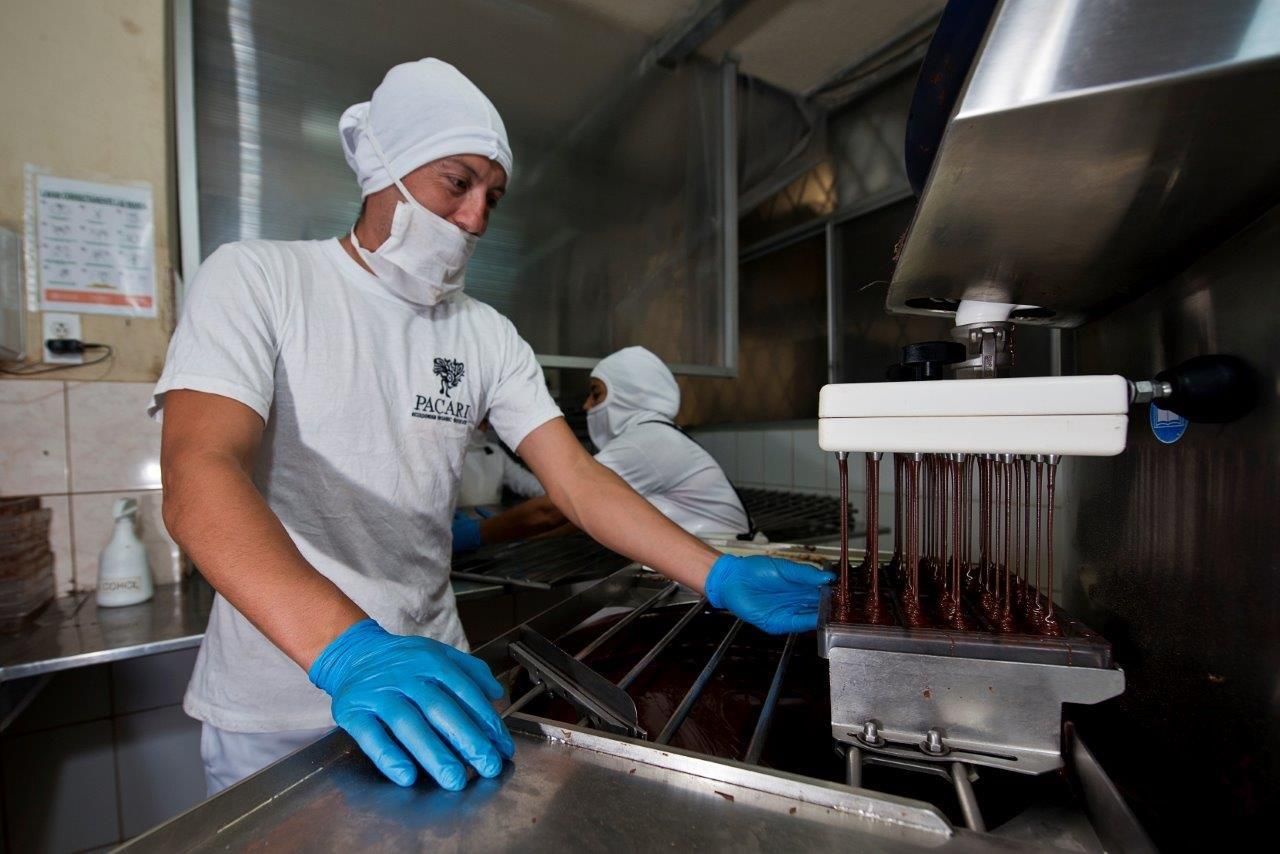 Comer chocolate negro en verano es bueno para la salud, según la empresa chocolatera Pacari