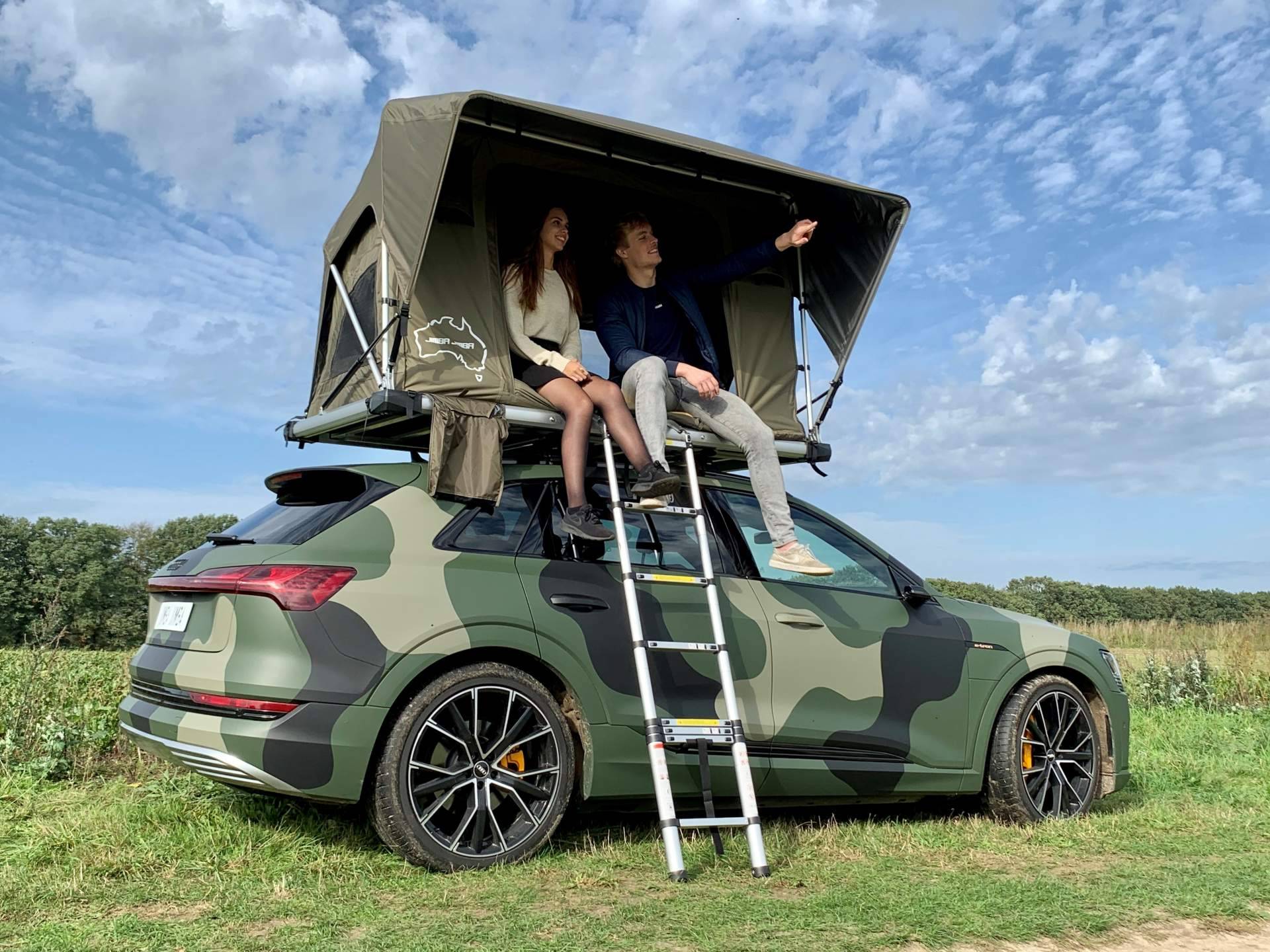 Las tiendas de techo coche distribuidas por Fox Camper se convierten en uno de los accesorios más buscados para la temporada de verano