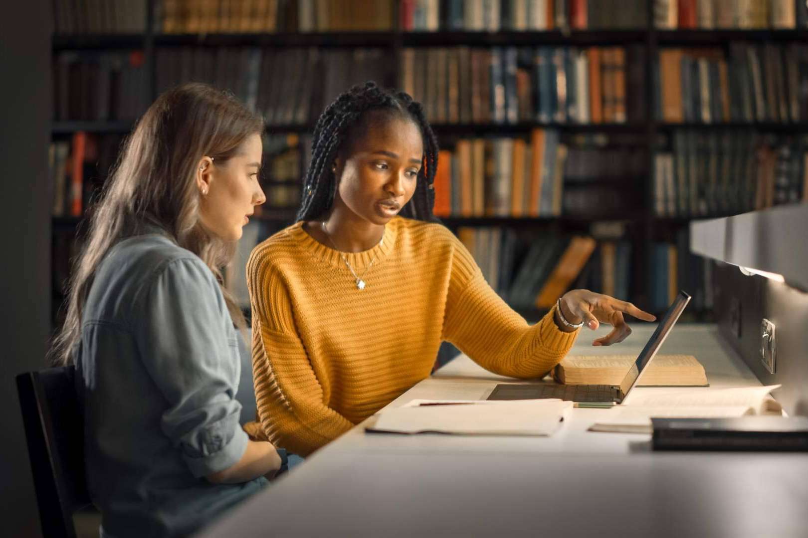 Tutorías online a estudiantes: Ayuda Universitaria