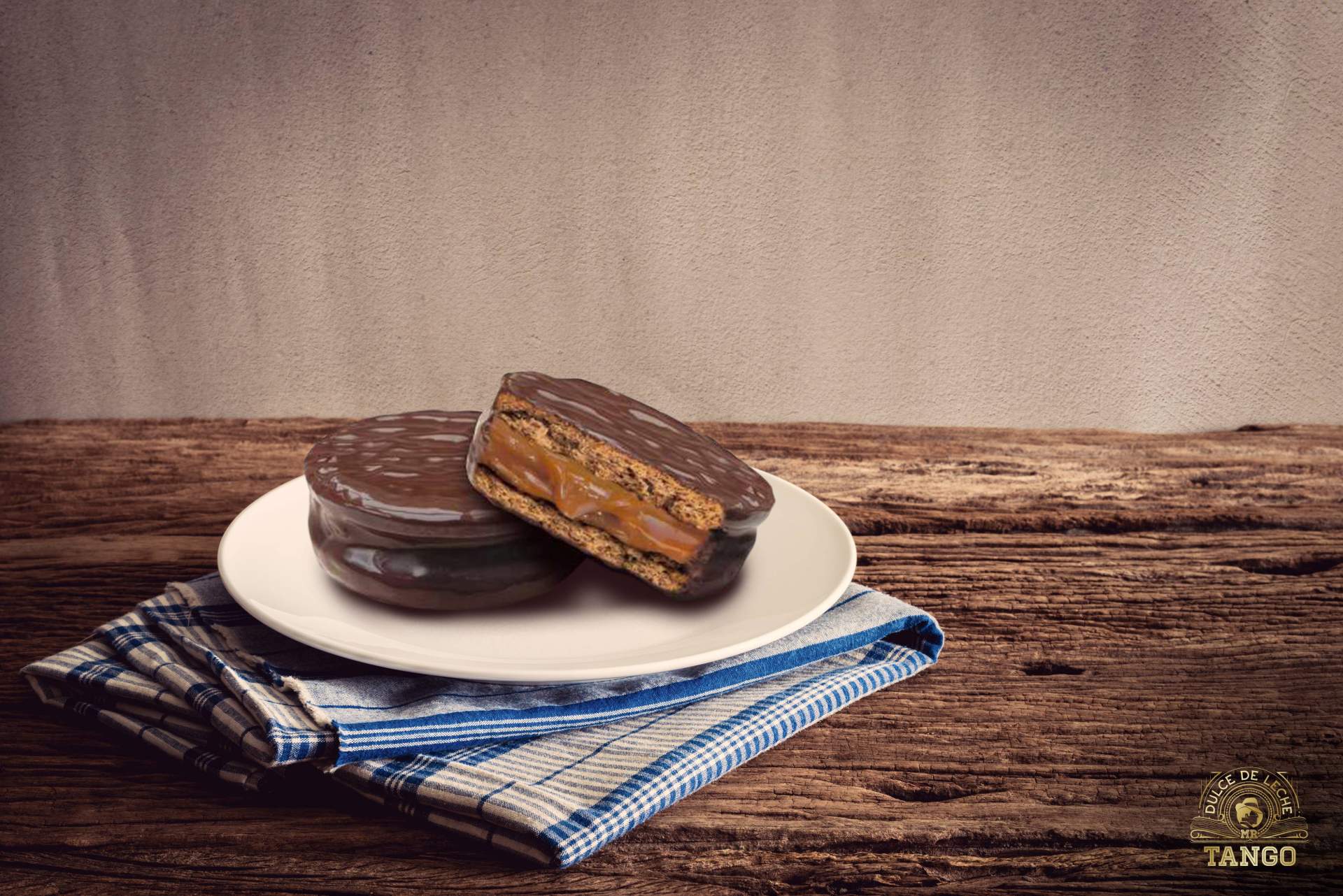Los dulces favoritos de los amantes de la gastronomía argentina: alfajor de chocolate y dulce de leche de Alpimar Alimentación