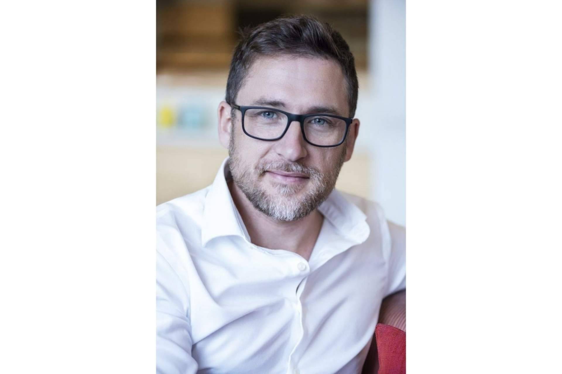 Rubén Martín, con más de 17 años de trayectoria en el mundo del desarrollo de marca personal y del emprendimiento, es autor del libro El Poder de tu Marca Personal