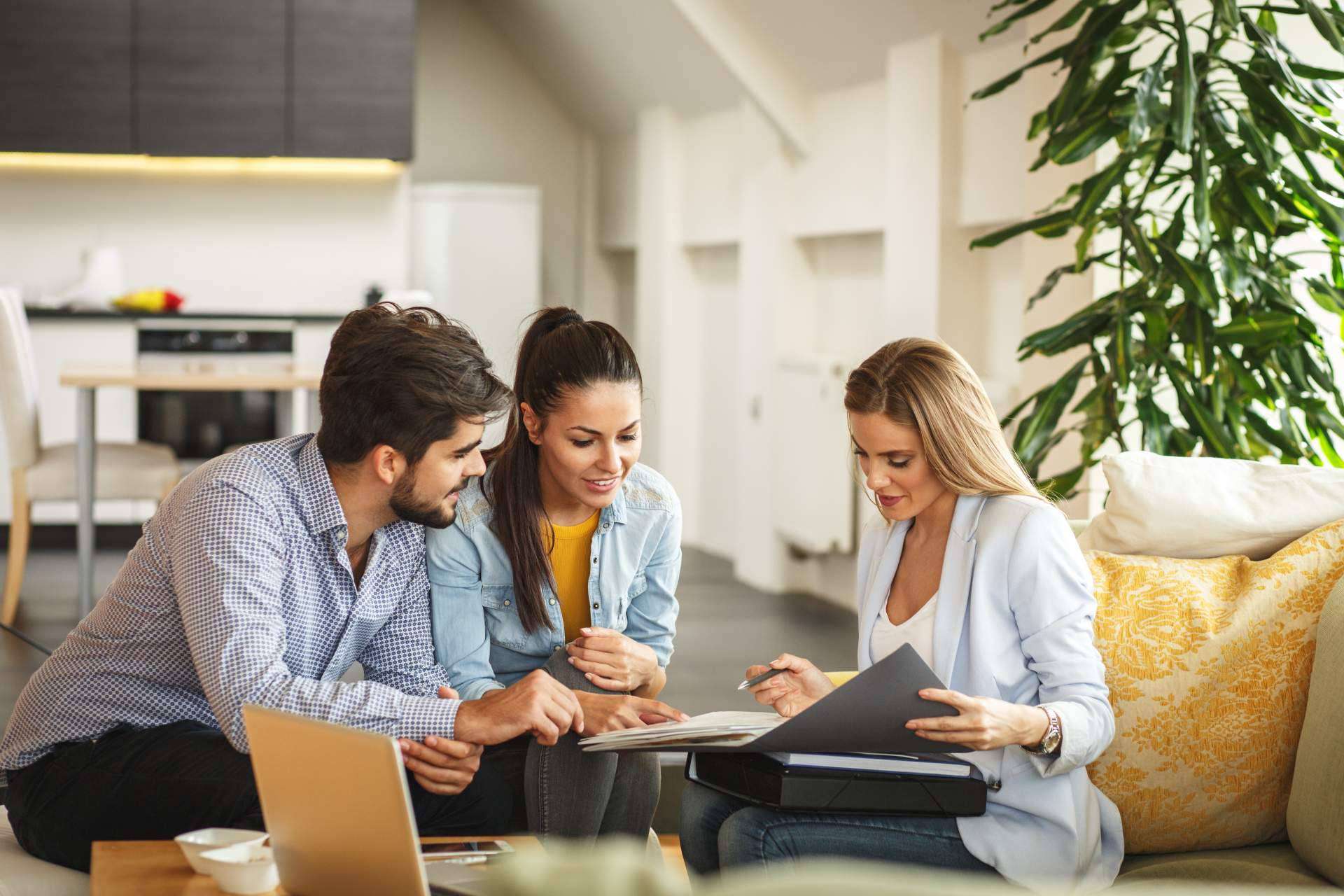 Las ventajas de trabajar con una inmobiliaria en exclusiva: La Casa Agency