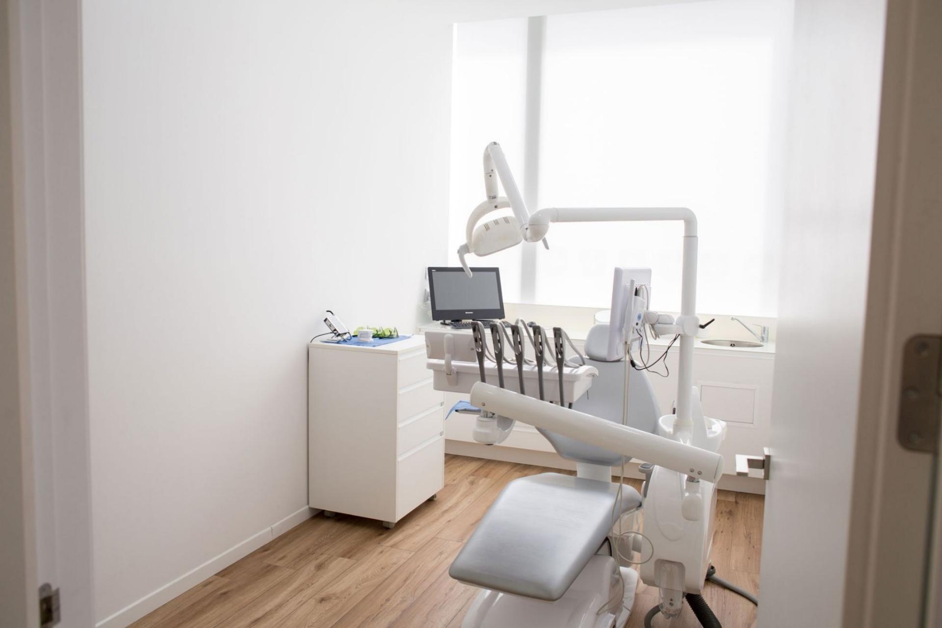 Implant Clinics: clínica dental referente en implantes dentales en Valencia