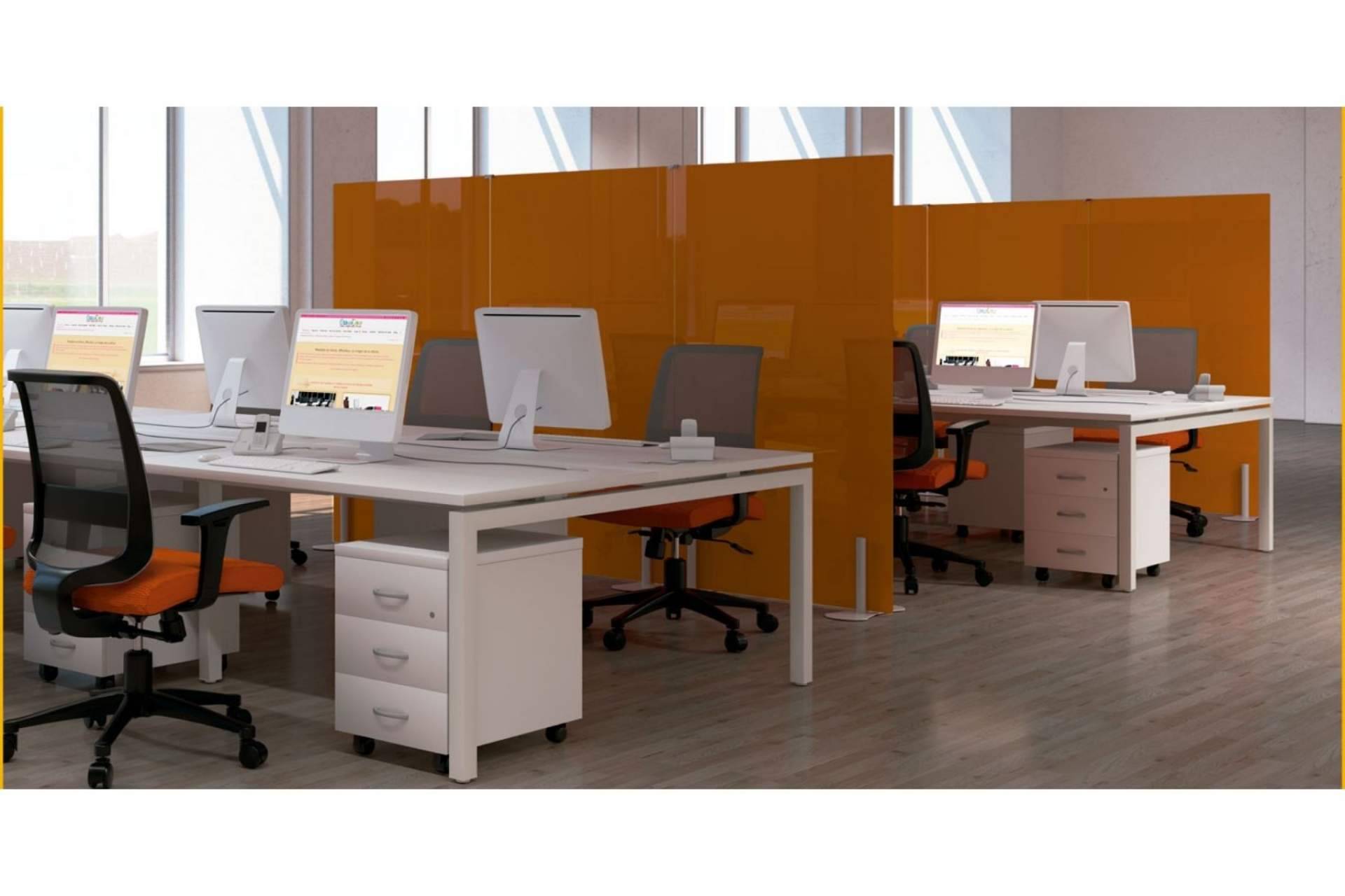 Officedeco: los biombos de cristal aseguran una vuelta a la oficina segura y con estilo