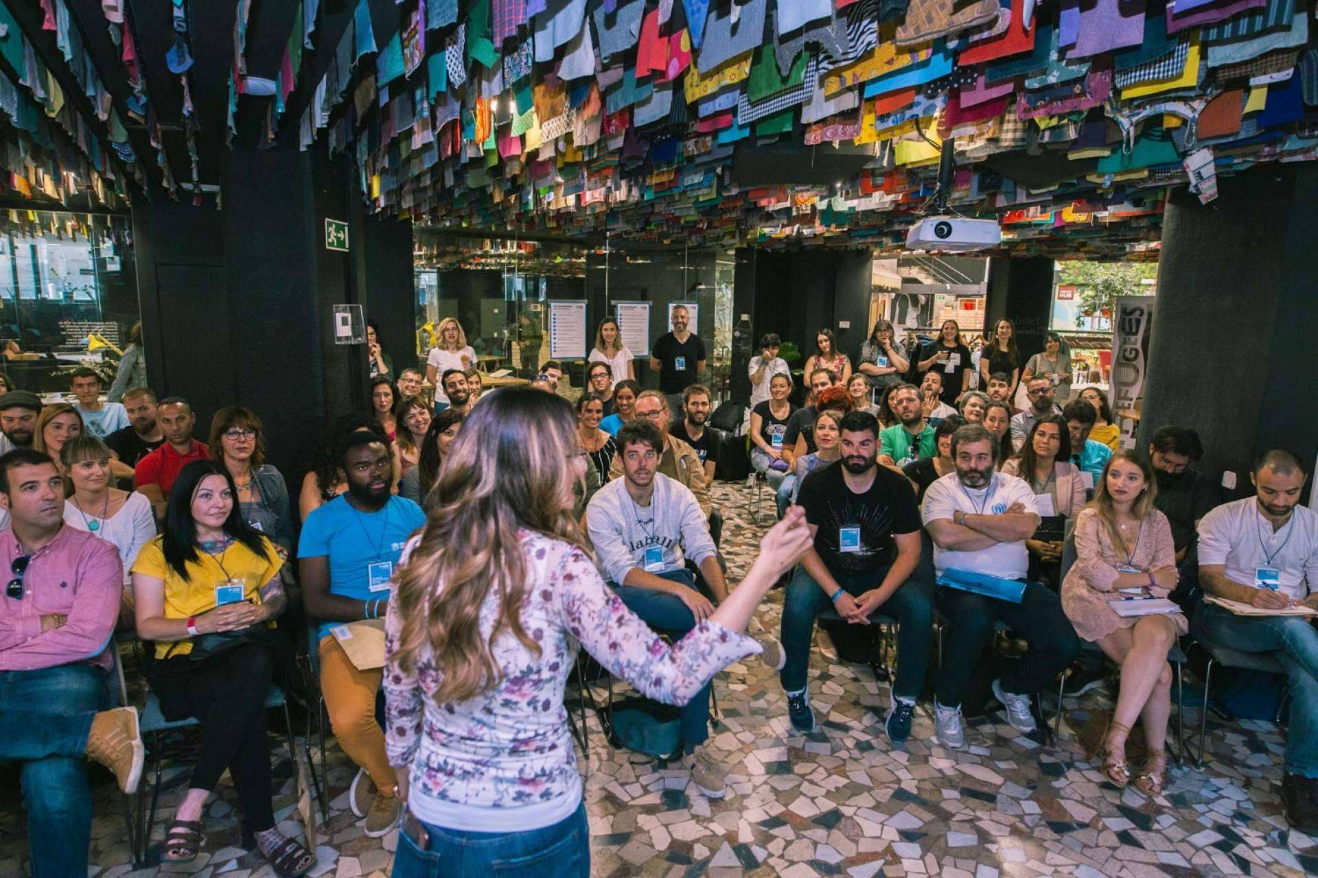 Las claves de Mónica Galán para superar el miedo a hablar en público