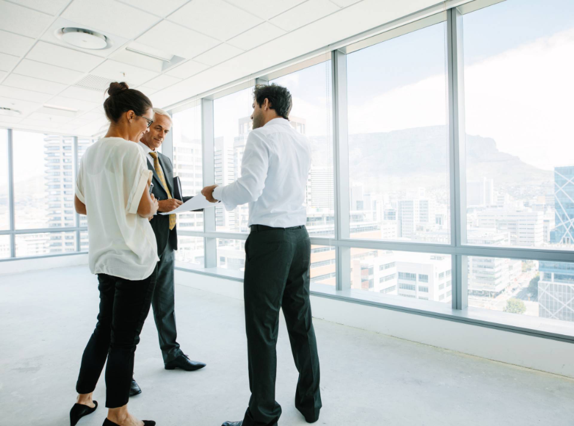 Las ventajas de comprar con un agente inmobiliario: Elba Invest Inmobiliaria
