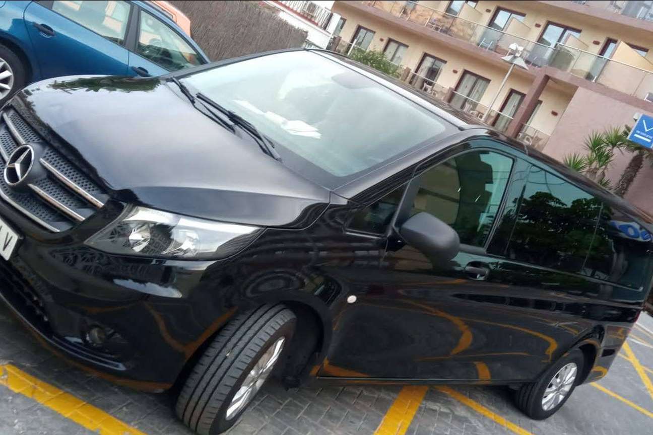 Taxi Málaga Airport Charly transfer 24 hours ofrece servicios de taxi en Málaga