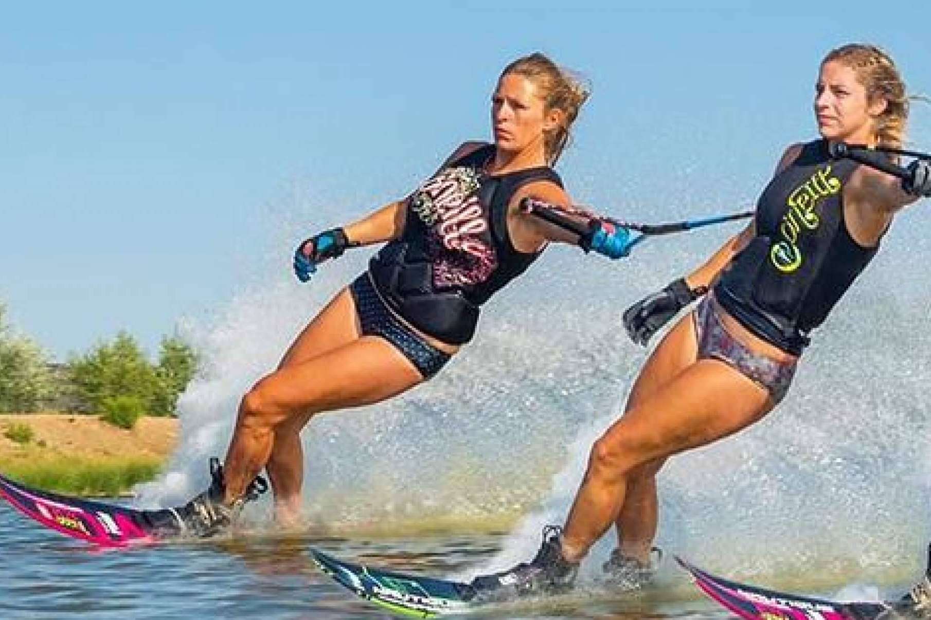 La campeona y subcampeona del Campeonato de España de Esquí Náutico son las esquiadoras de Botaski Sandra Botas y Nadine Botas