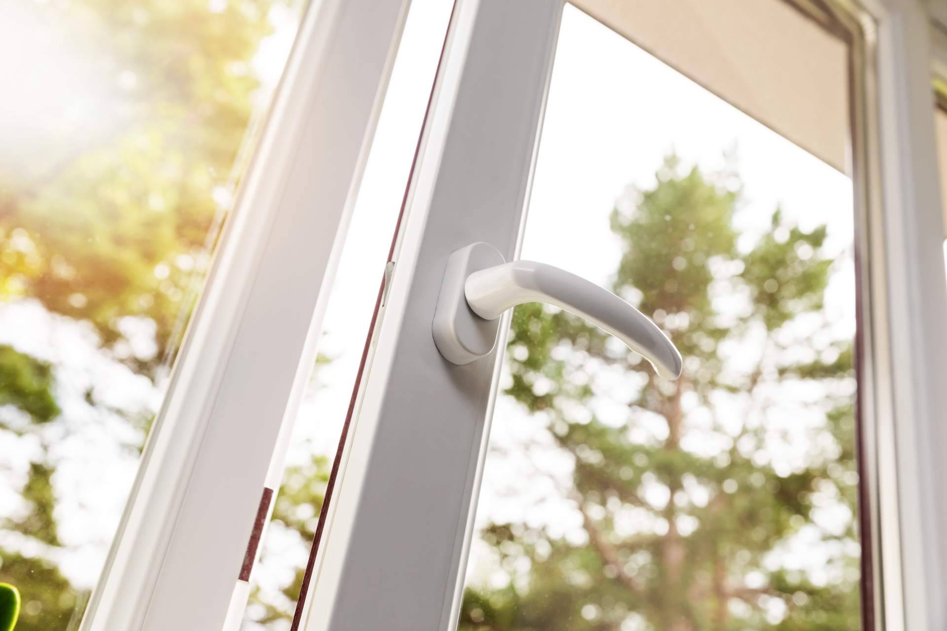 Los consejos prácticos para aislar las ventanas del frío durante el invierno de Ventanas Vamin