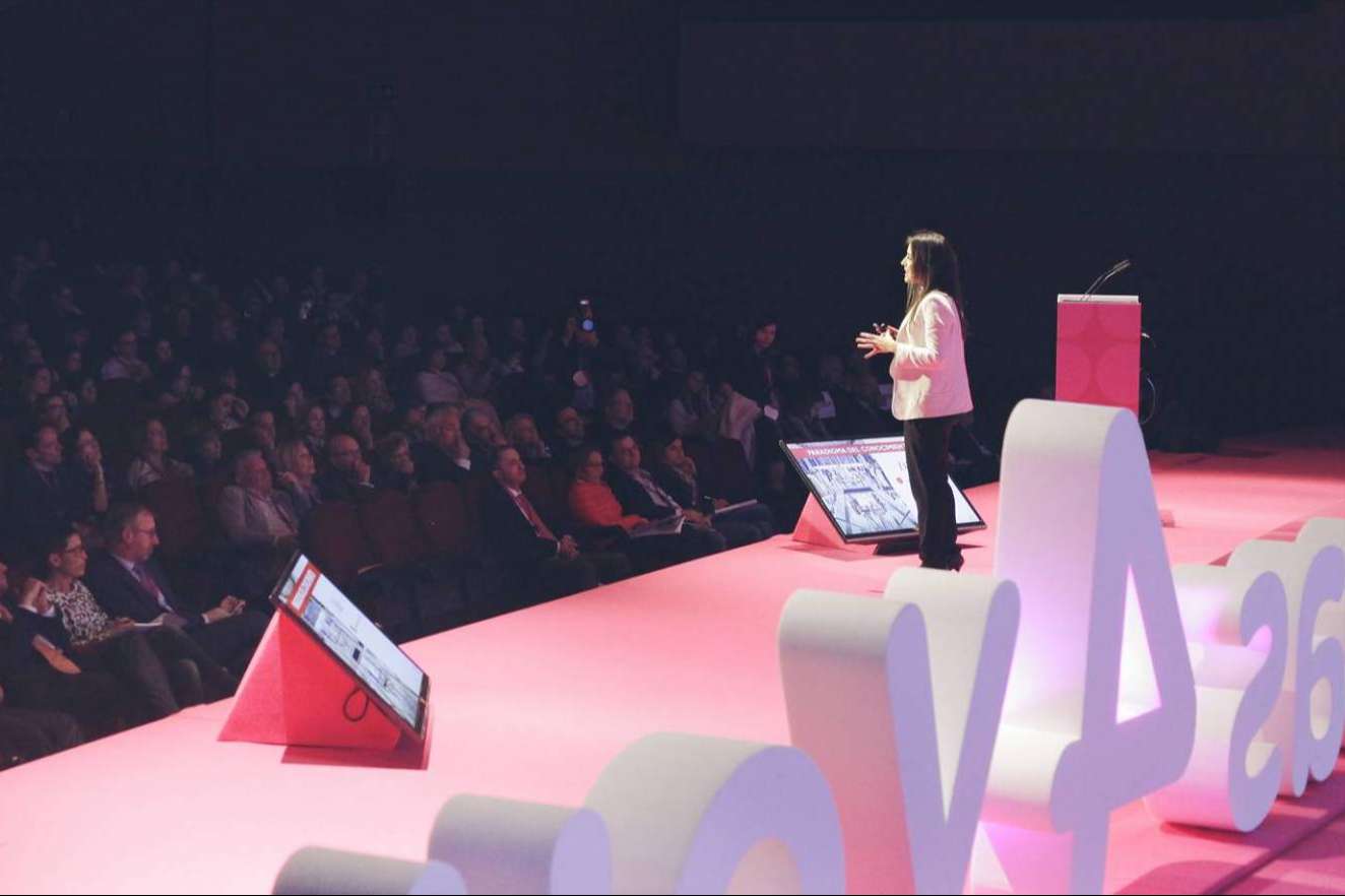 Los beneficios del programa en español que ha revolucionado el emprendimiento digital, máster Lanza Tu Negocio