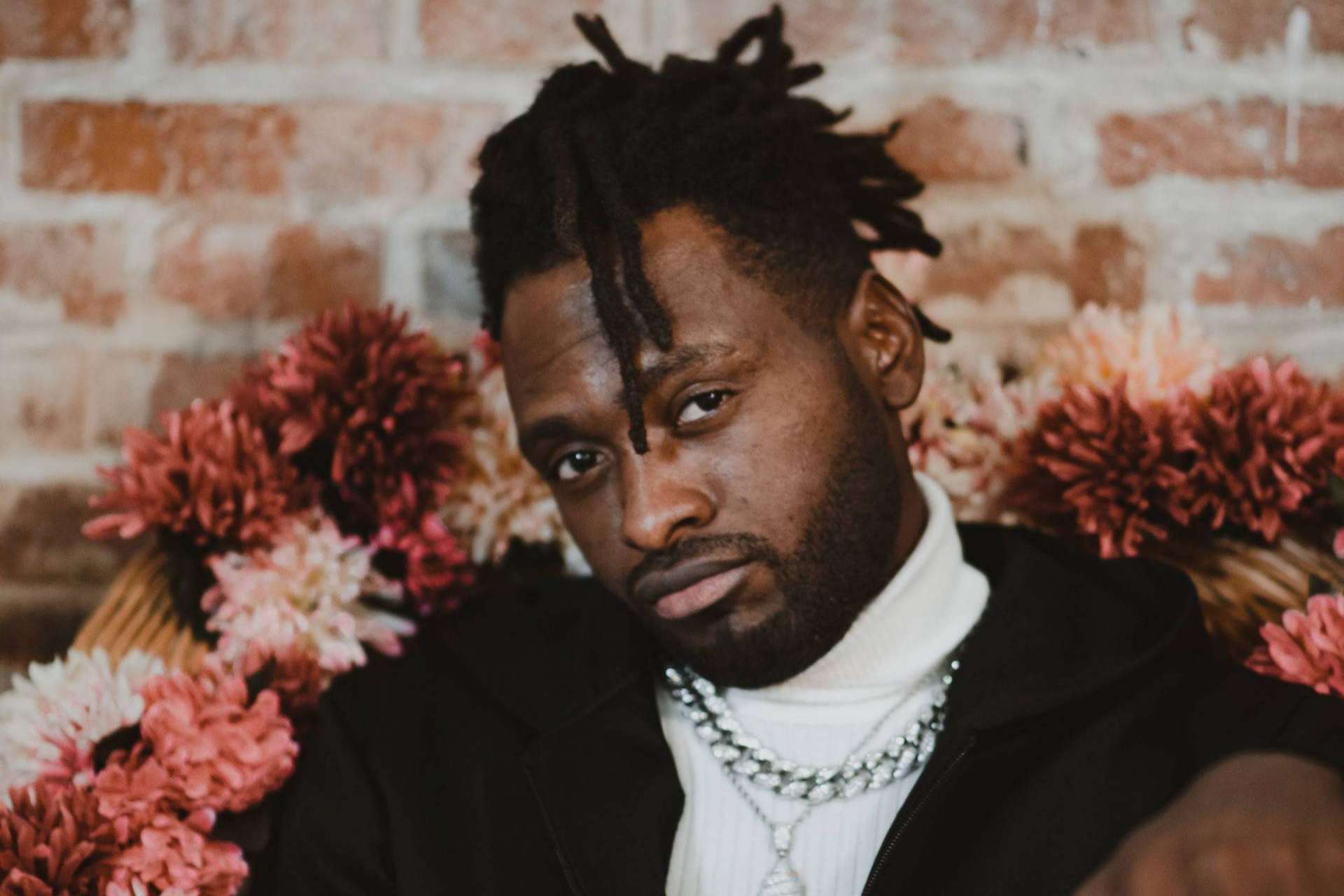 Love Nwantiti en español se hace viral con el cantante y compositor Rickho