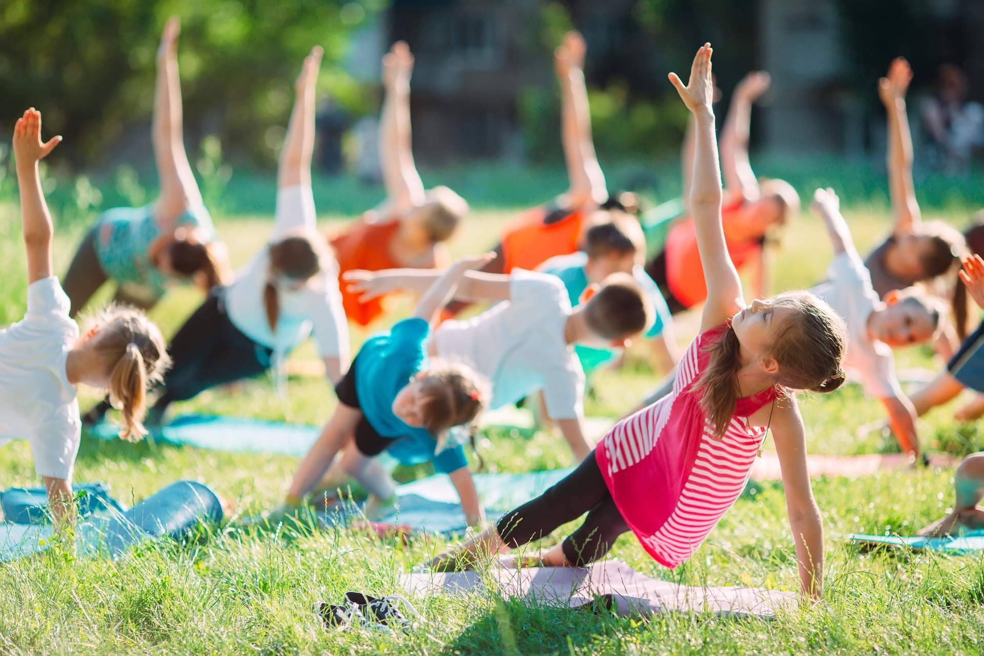 Yoga para Niños, el portal que comparte con padres y madres los beneficios y recomendaciones de esta popular técnica de relajación