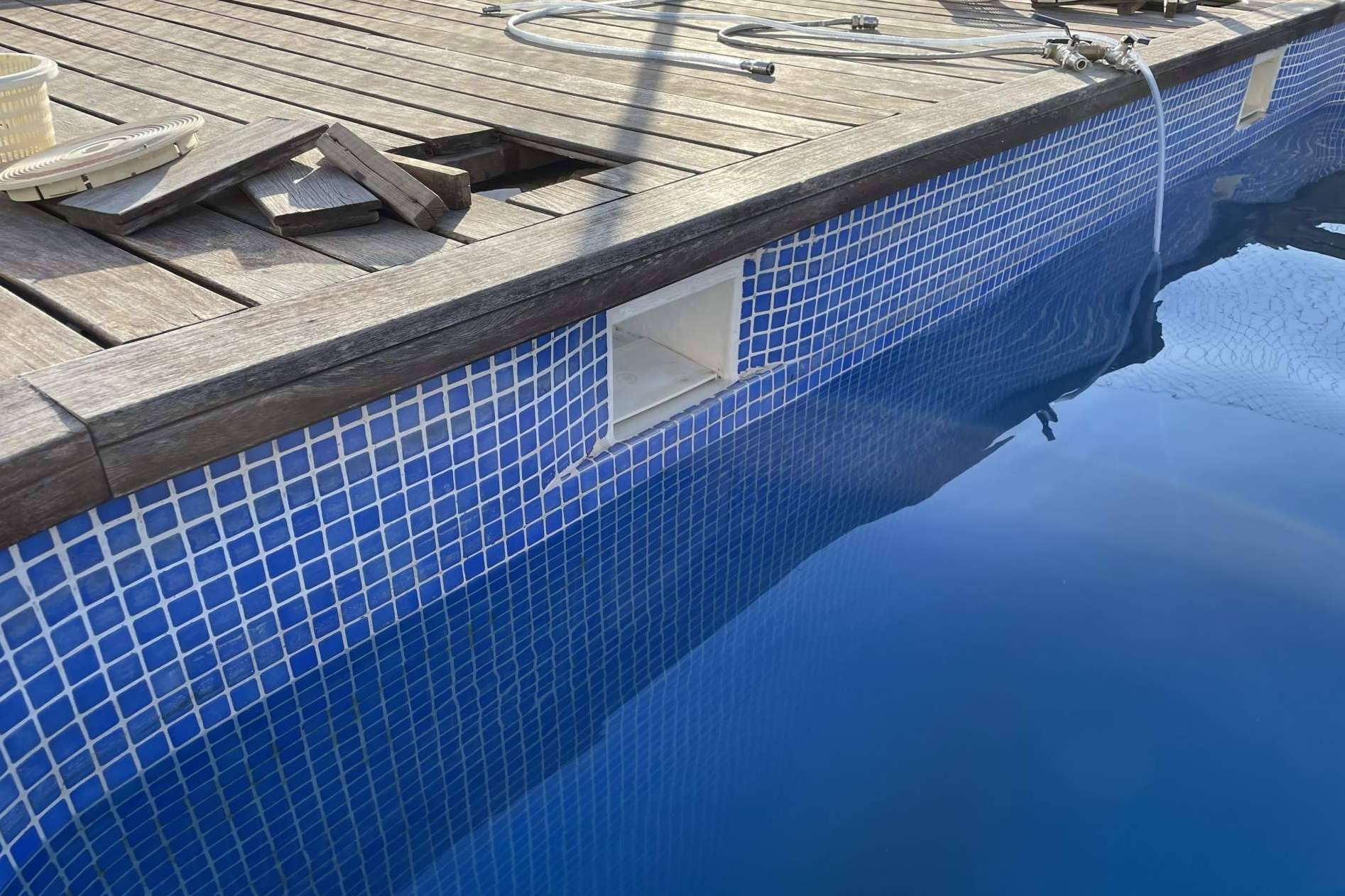 Localizar y reparar las fugas agua piscinas con el servicio de TELEFUGA