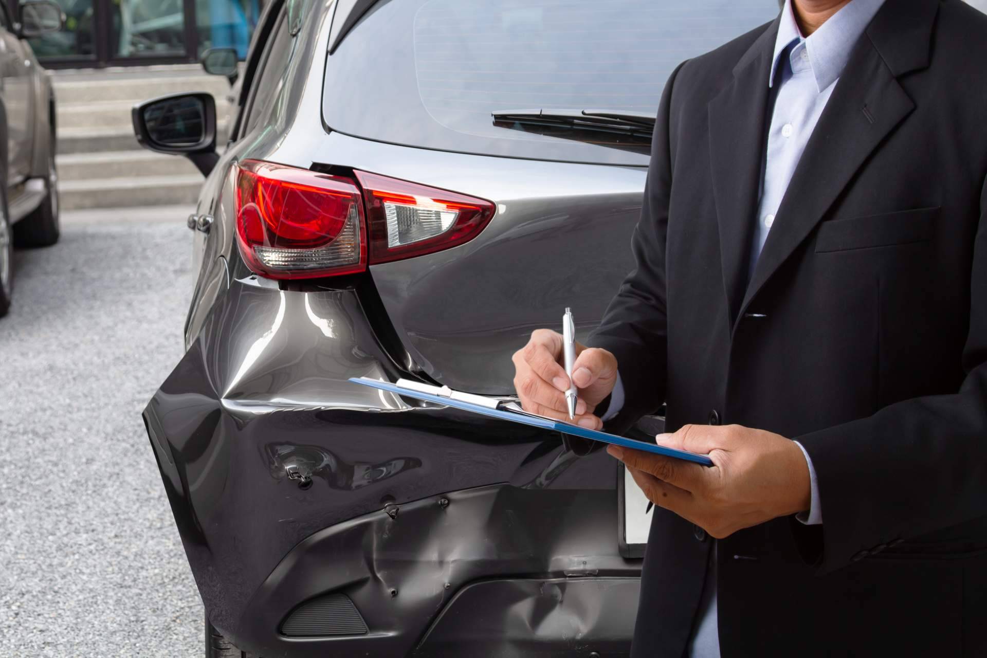 Dar de baja un coche con los servicios de recogida gratuitos y la gestión de Compramos Tu Siniestro
