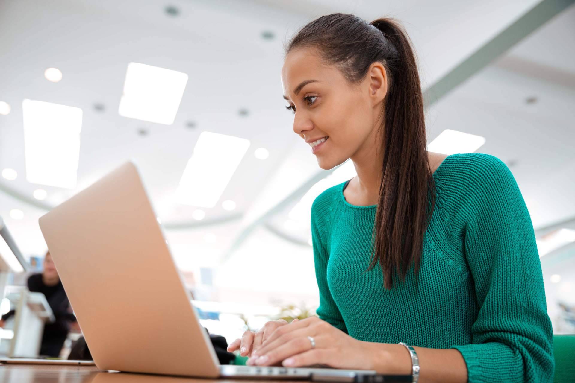 La metodología de Kadoora que permite estudiar oposiciones tanto de forma presencial como online