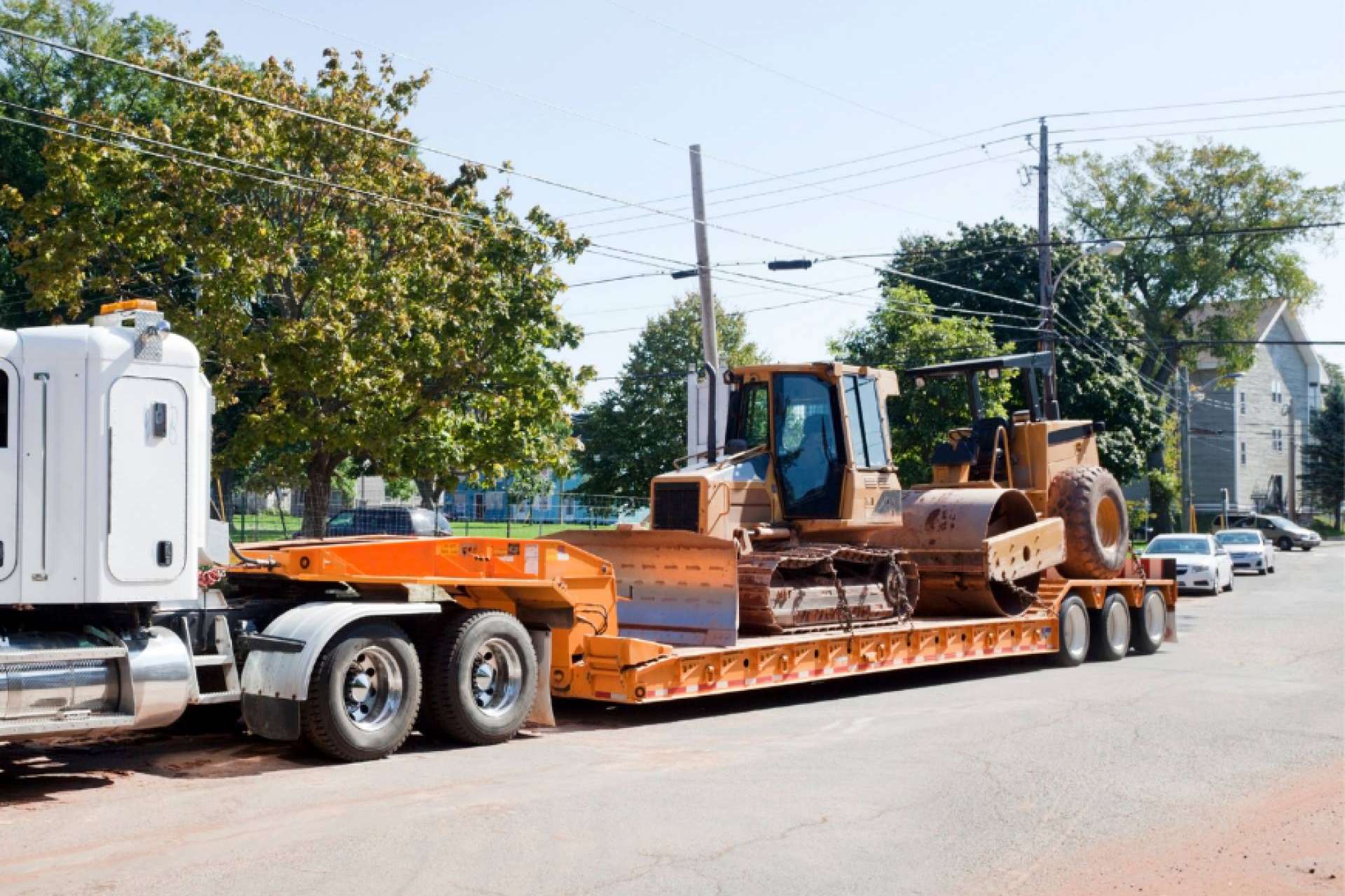 Transportamos Tu Coche, empresa especialista en transporte de maquinaria pesada profesional con más de 30 años de experiencia