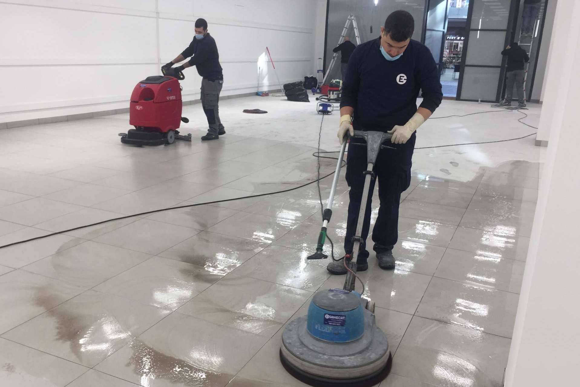 Servicios de limpieza de final de obras y mantenimiento de cristales, de la mano de E-SAHECAT