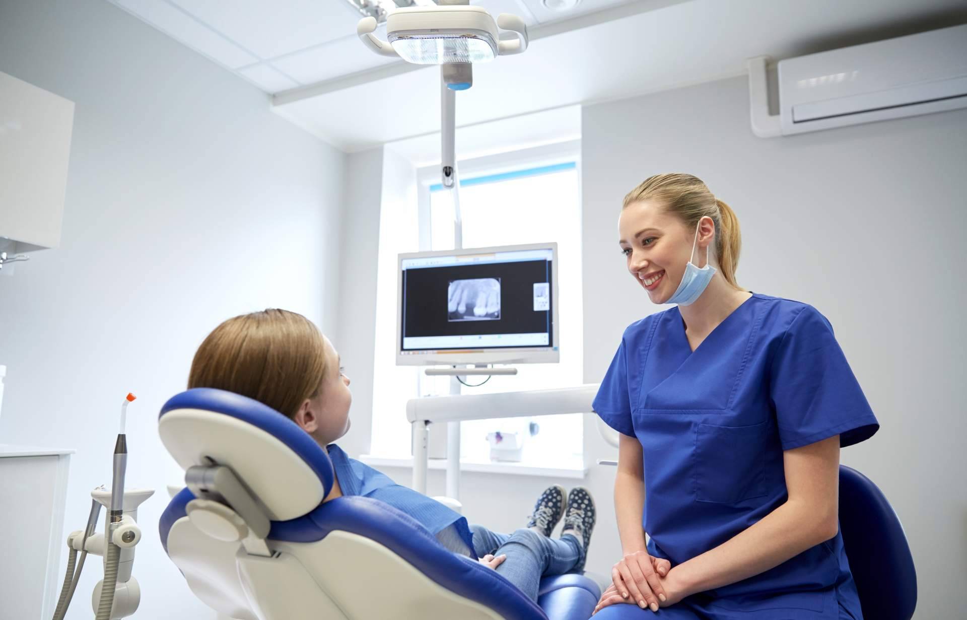 Las clínicas dentales y la importancia de ofrecer un trato cercano y familiar, por Corrales Dental