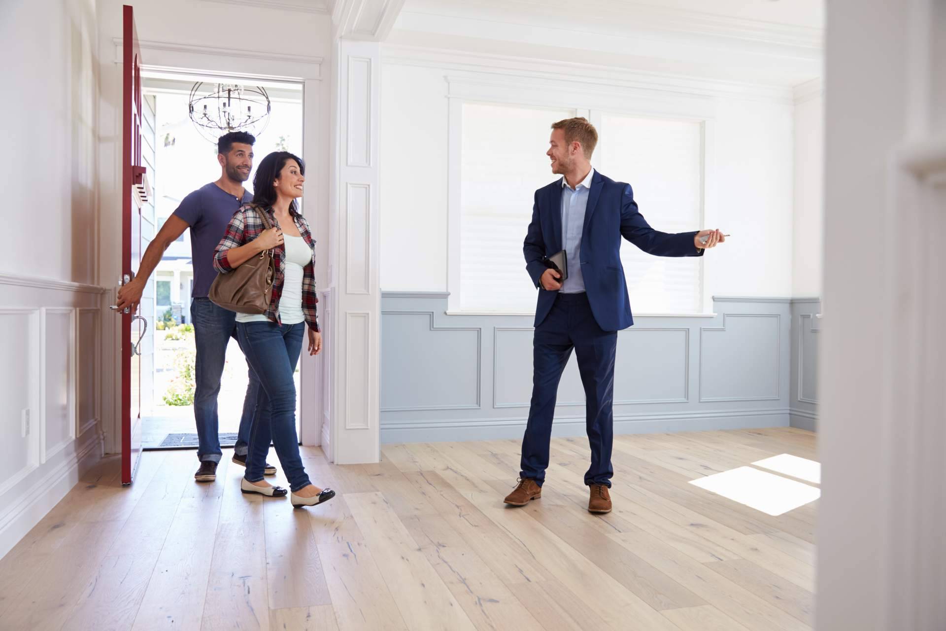 Inmohunter lanza 50 ofertas de empleo para seleccionar a más de 500 agentes inmobiliarios en España
