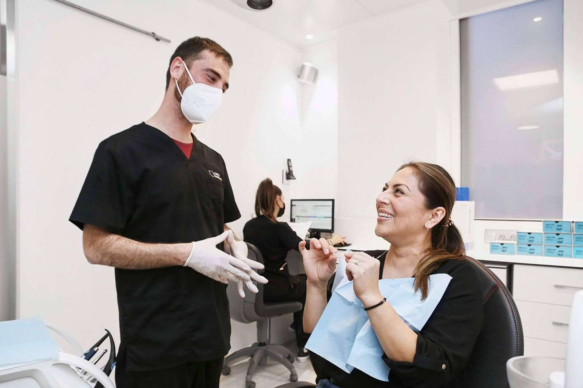 Clínica Dental Rob presenta las ventajas de la ortodoncia invisible en Barcelona