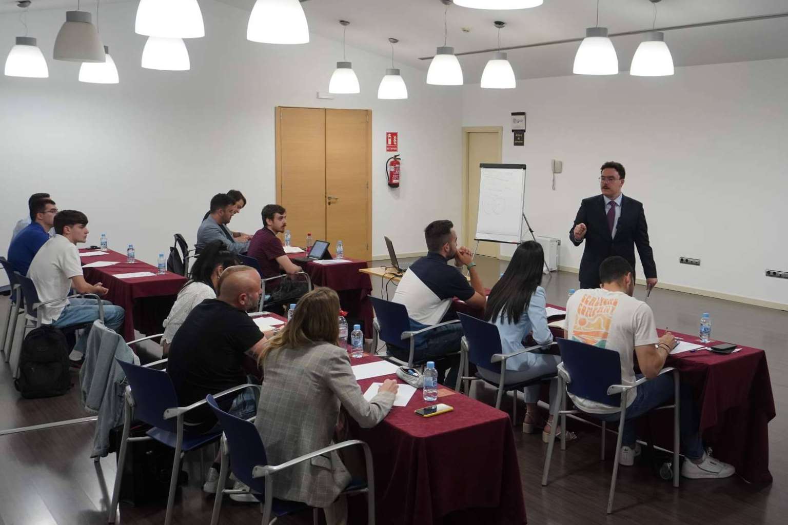 Fernando Miralles imparte un curso de oratoria digital que enseña las claves y técnicas necesarias para ser un excelente comunicador