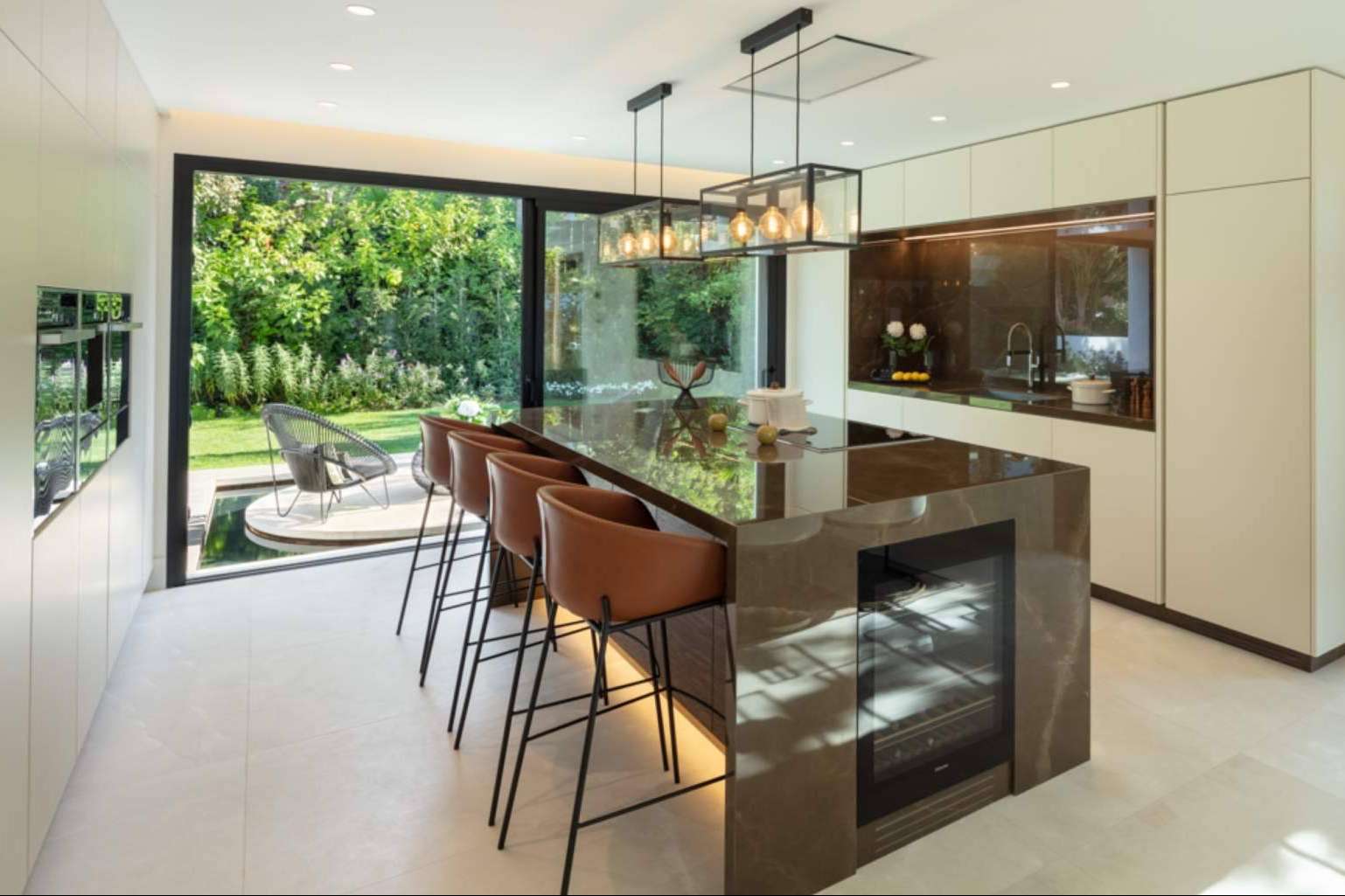 Generar impacto en el valor de villas de lujo en Marbella, con Zeuthen & Company