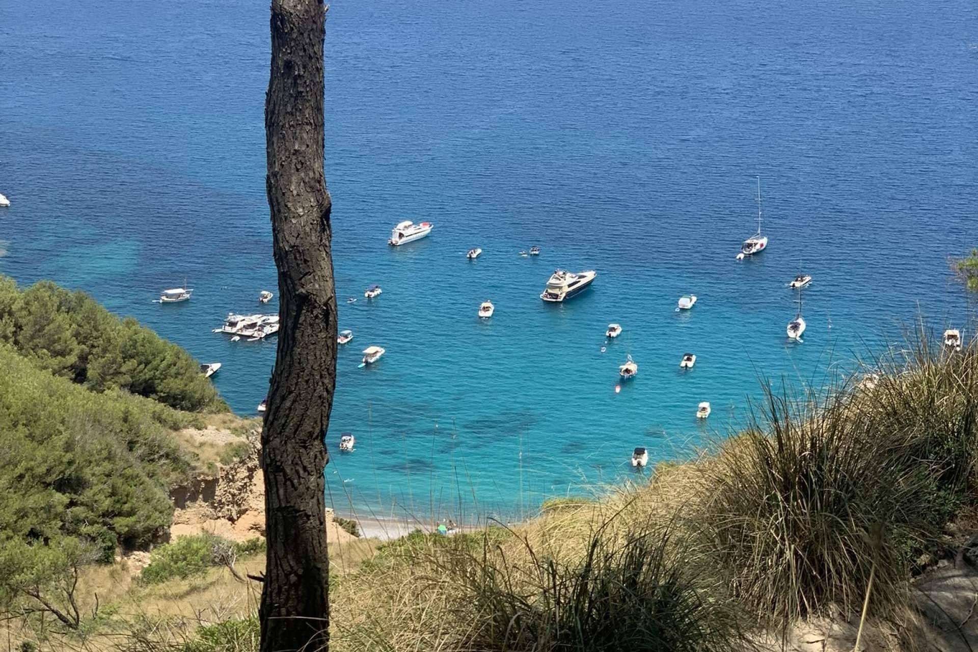 Motos de aventura, una innovadora forma de visitar las playas de Mallorca