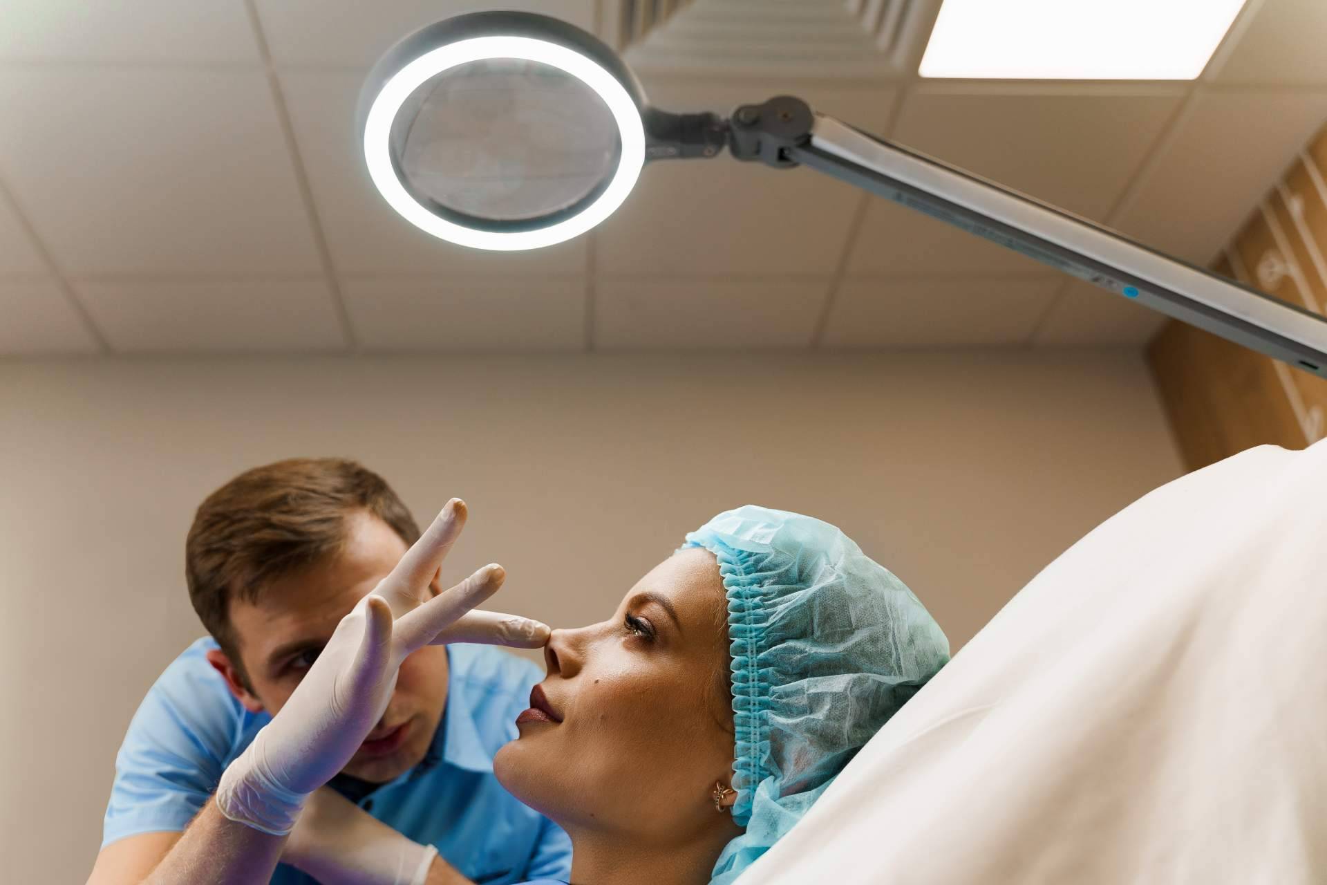 Dr. Jorge Planas explica los beneficios de la rinoplastia ultrasónica