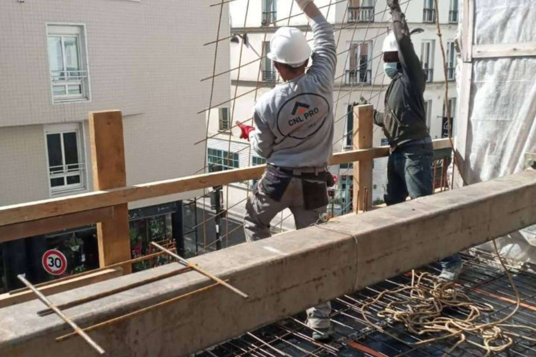 ¿Qué ofrece el servicio de construcciones de CNLPRO en Barcelona?