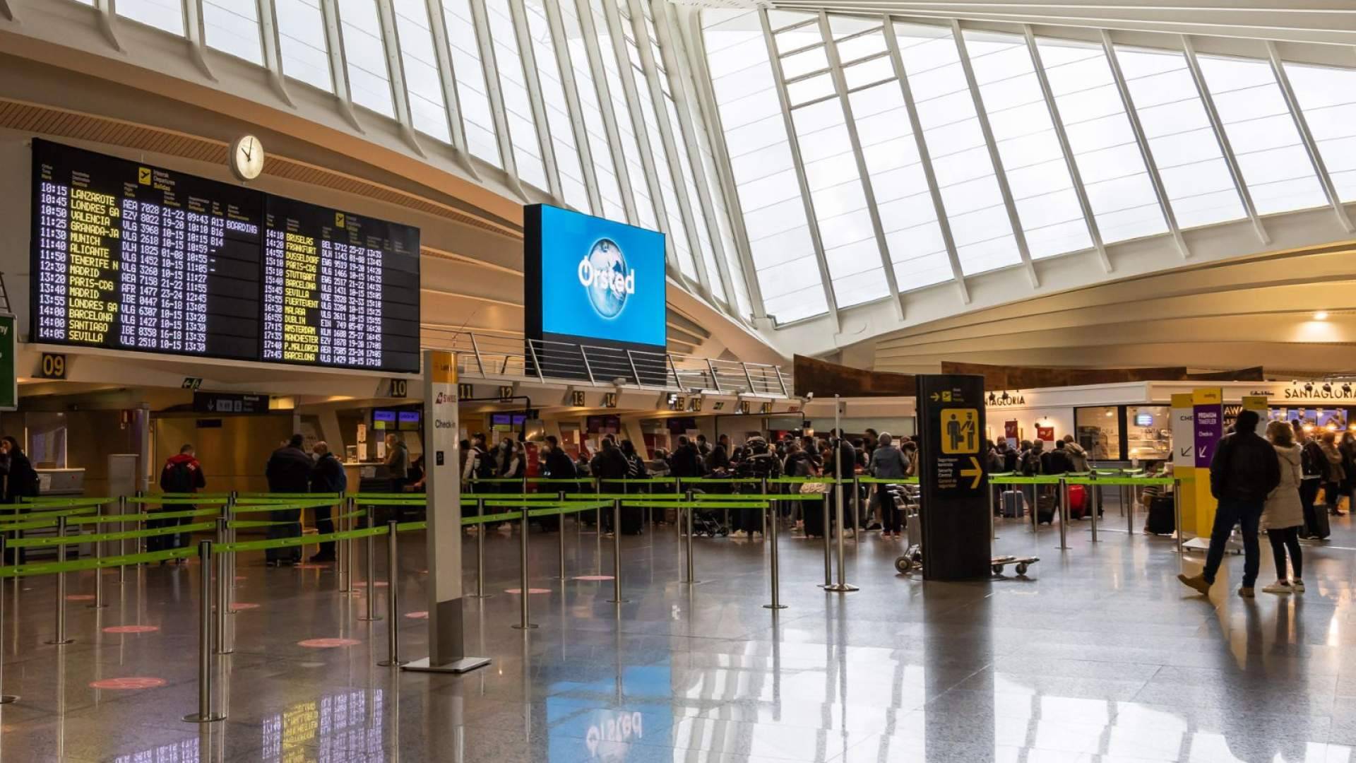 Promedios se encarga de la publicidad digital en aeropuertos