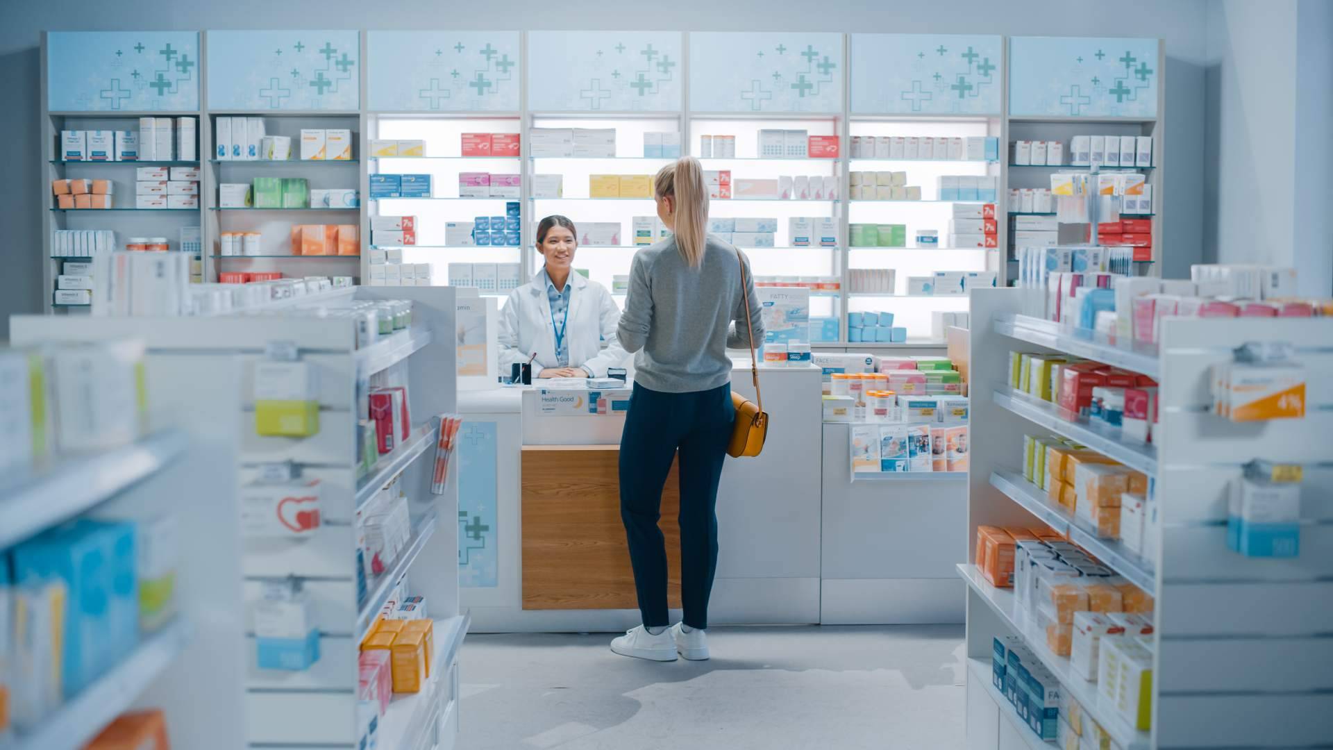 Farmacias de Guardia da a conocer la disponibilidad de farmacias de guardia en Madrid y A Coruña