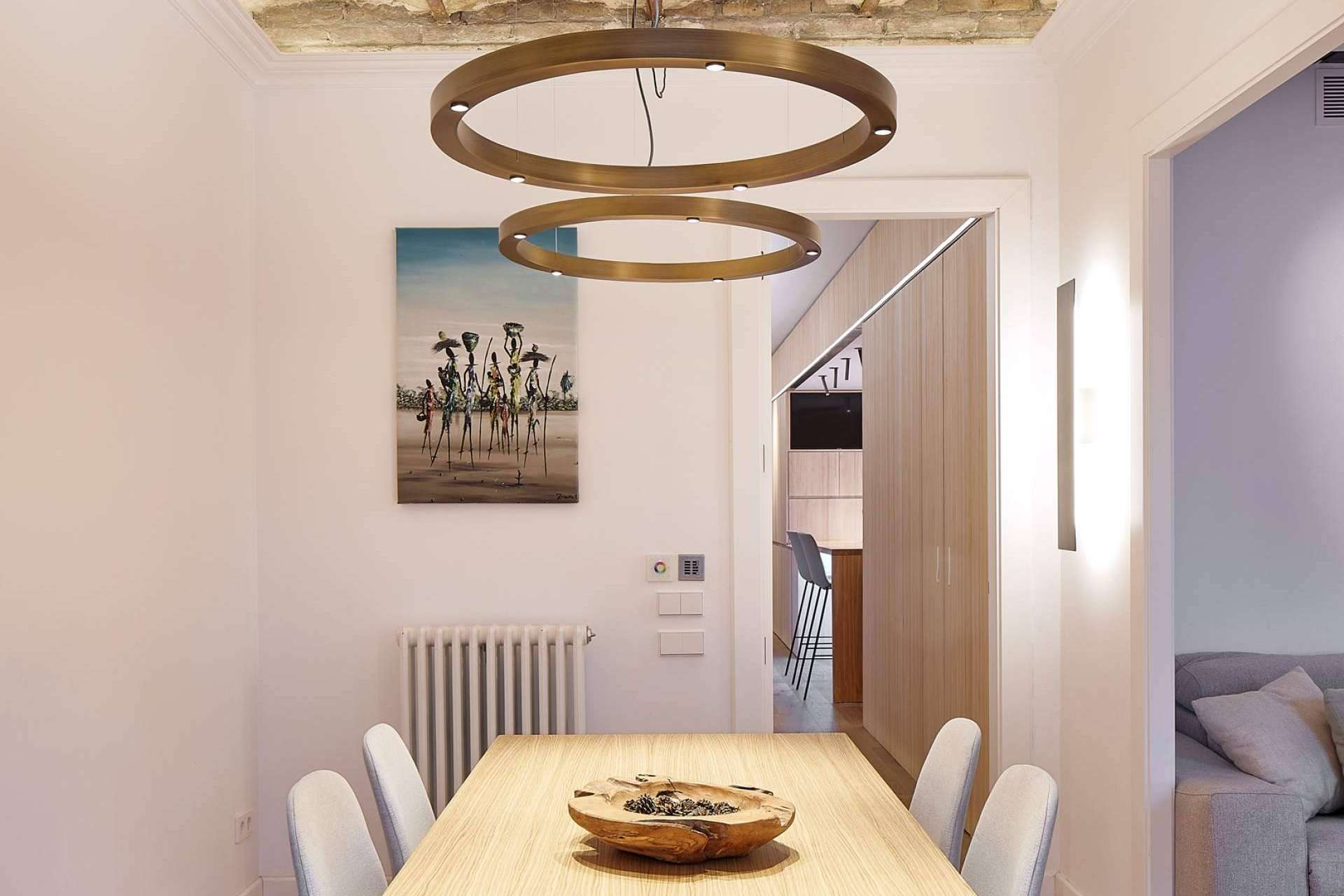 Cómo iluminar una mesa de comedor de la mano de Insolit