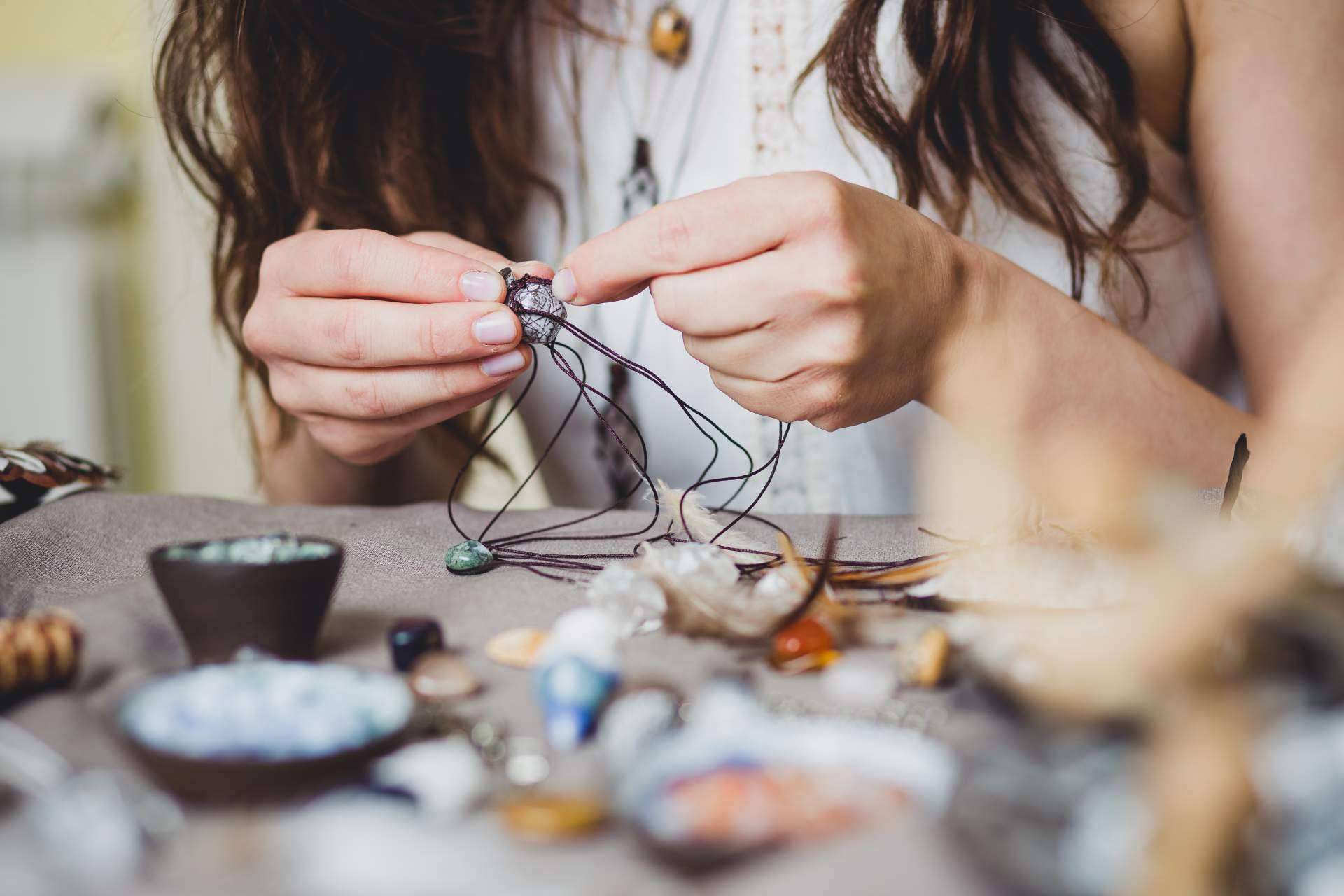 La joyería artesanal que destaca por sus piedras semipreciosas, Isabel Lamadrid
