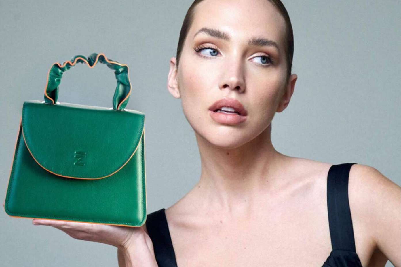 Parenzo cautiva con su catálogo de bolsos de lujo de creación artesanal