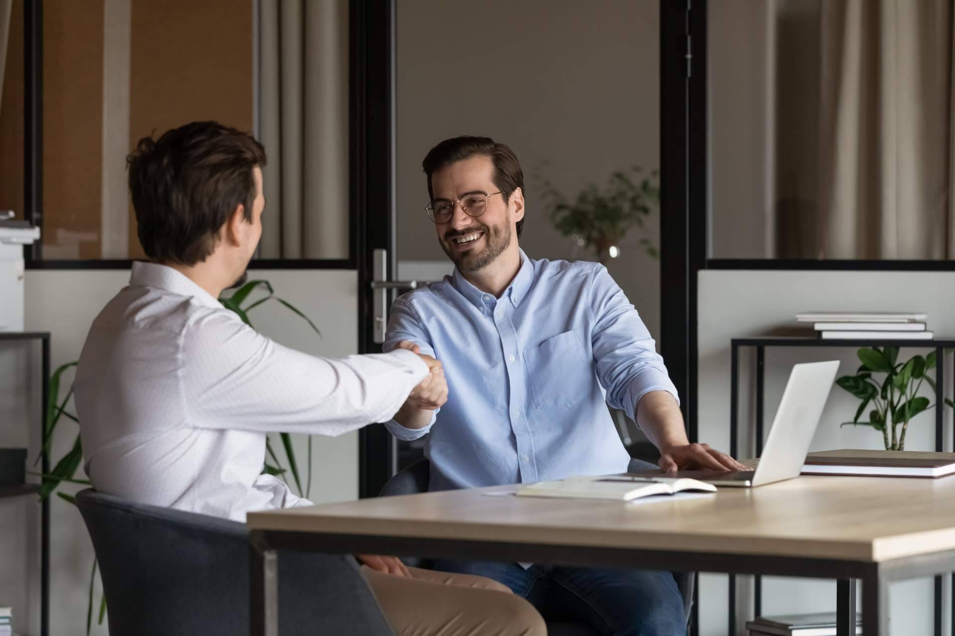 Surge y las ventajas de hacer un curso de agente inmobiliario