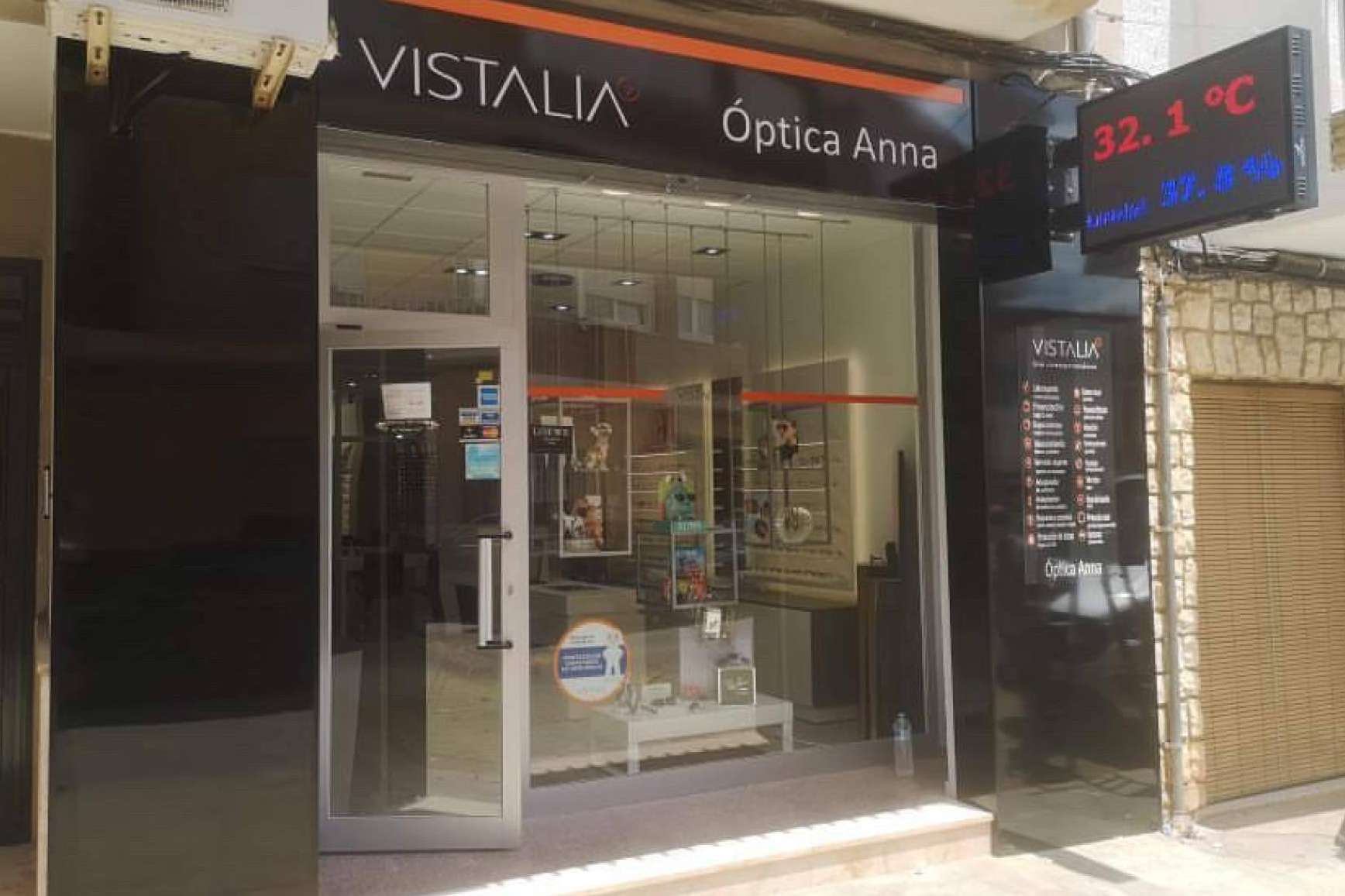 Las principales ventajas de las banderolas LED, por Pantatronic
