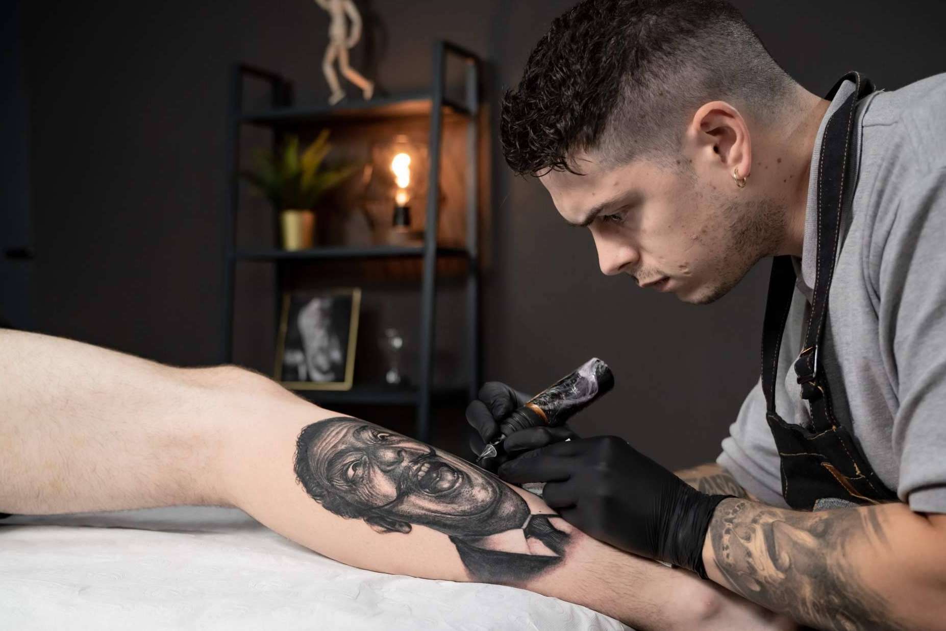Cursos de tatuaje realista impartidos por el reconocido artista Black Sánchez, en Habbility