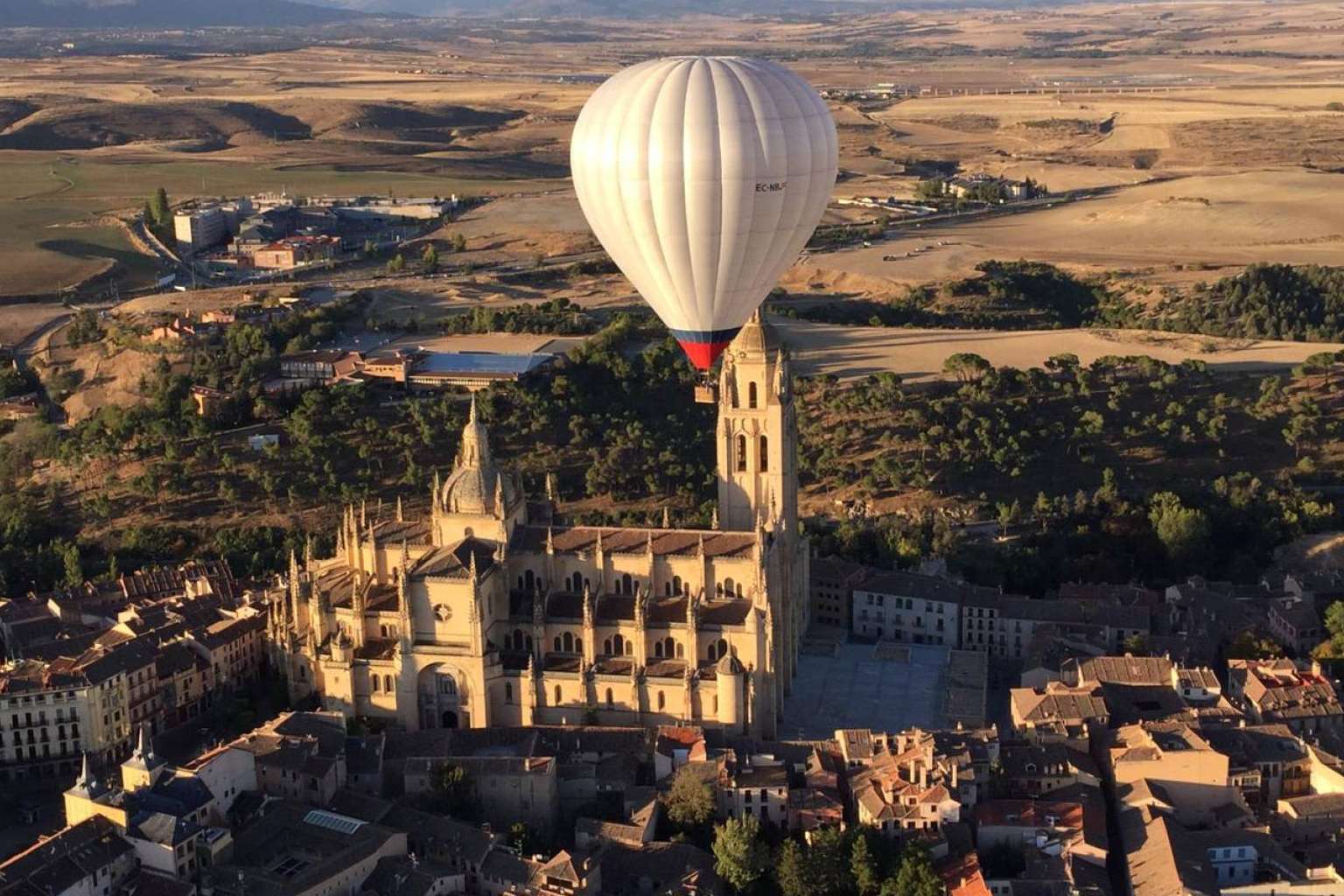 Algunos de los mejores viajes en globo del mundo y uno está aquí al lado