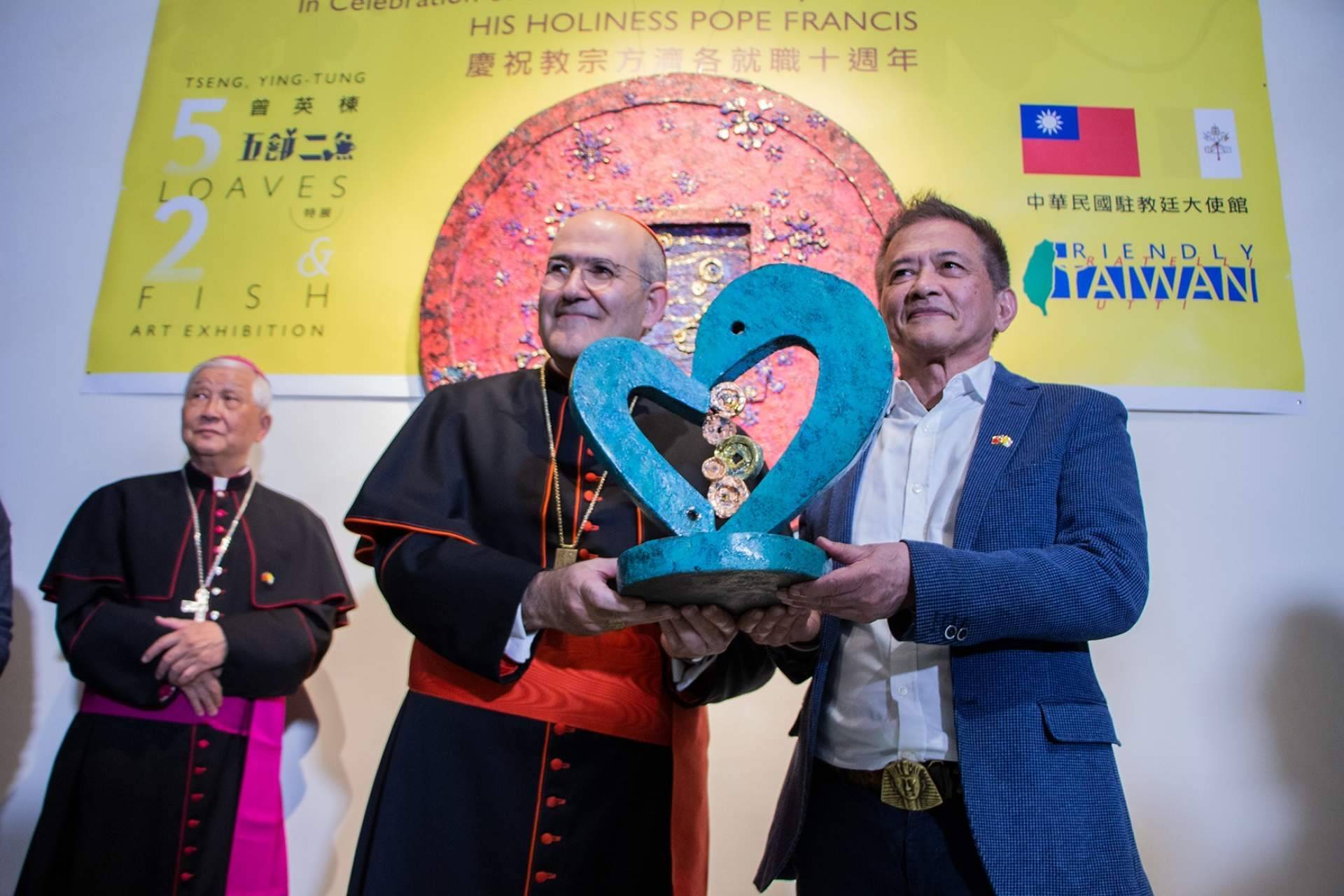 Inauguración de la exposición en la Embajada de Taiwán ante la Santa Sede