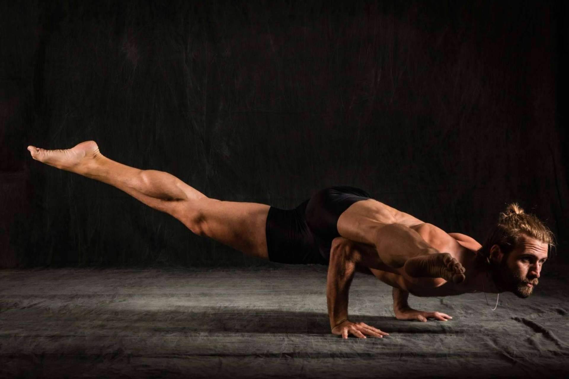 Las ventajas de realizar rocket yoga de la mano de numen