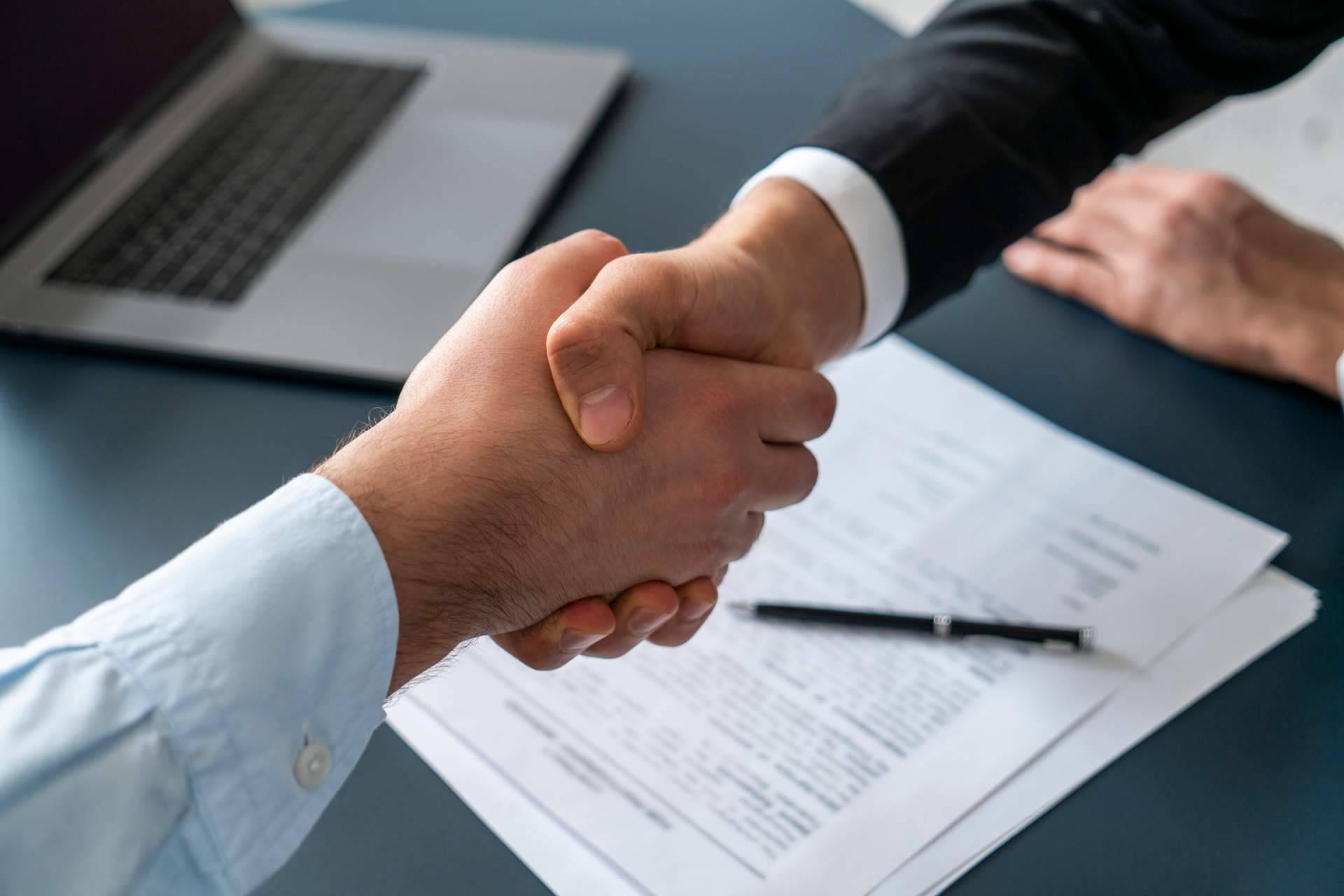 Acerca de la firma de contratos con los servicios que ofrece Factorymail