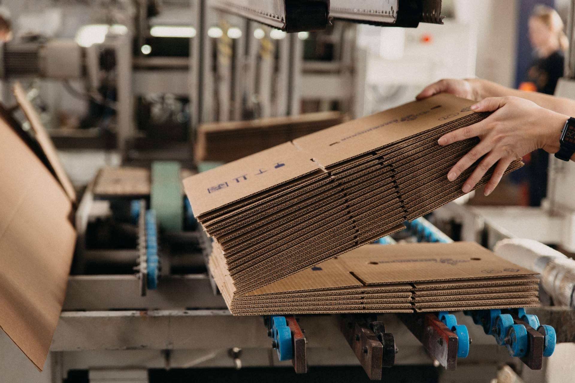 Servicio de personalización de cajas de cartón, con Embalaje Express, en Madrid