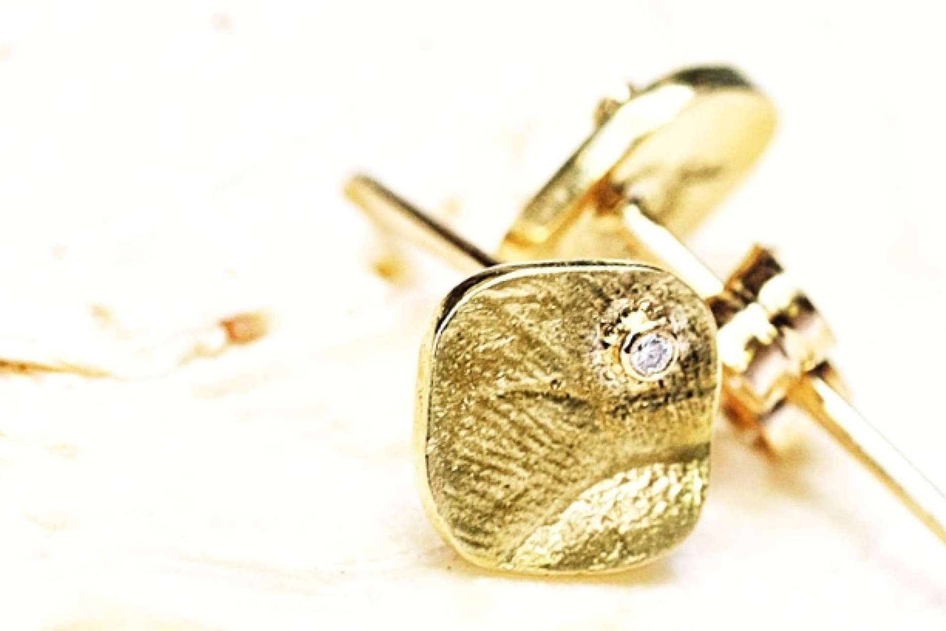 Las joyas personalizadas que revolucionan las emociones, con Dejando Huella