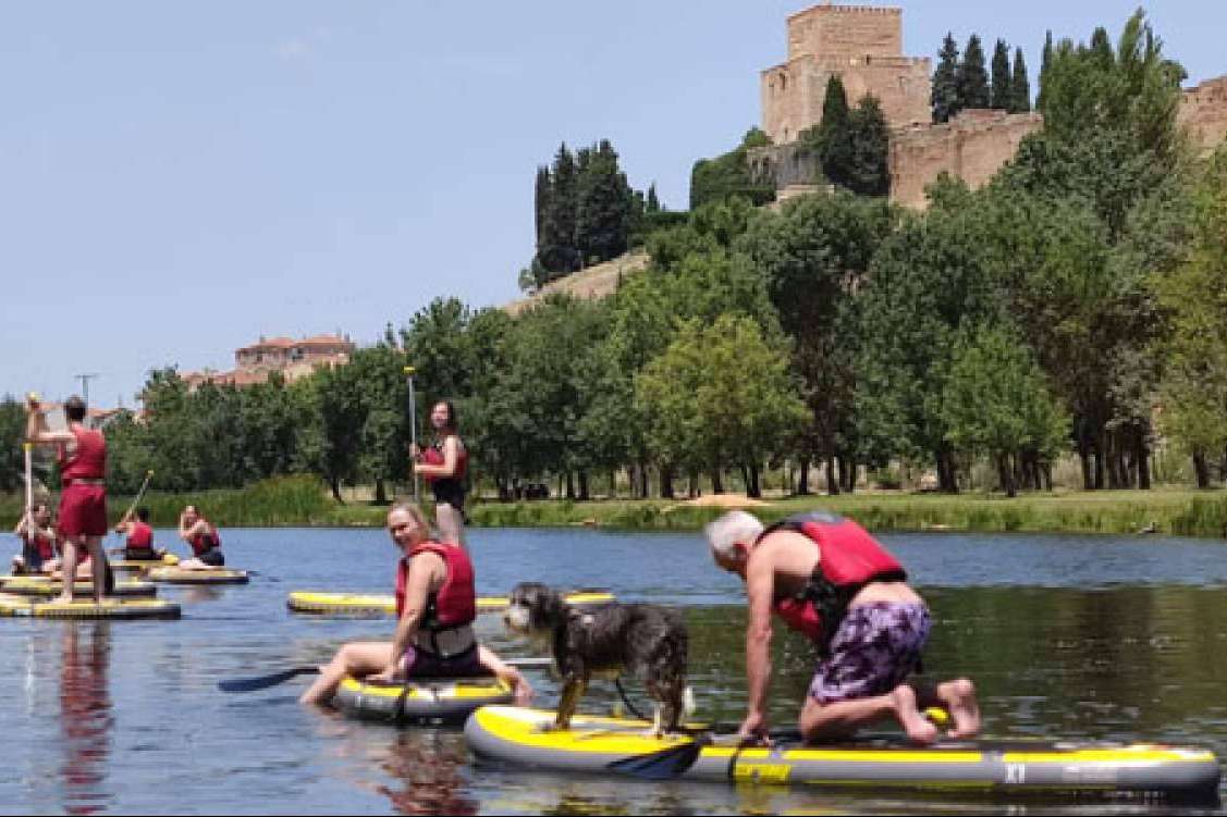 Turismo Activa son expertos en paddle surf en Salamanca